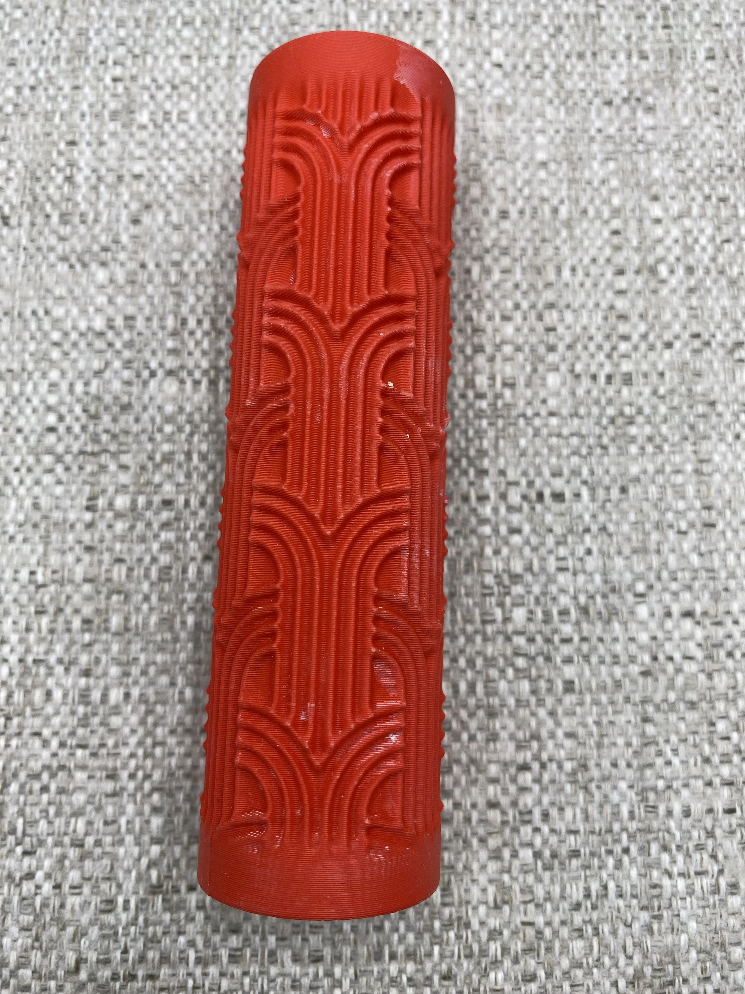 Art Deco Intertwined Arches 10cm Roller