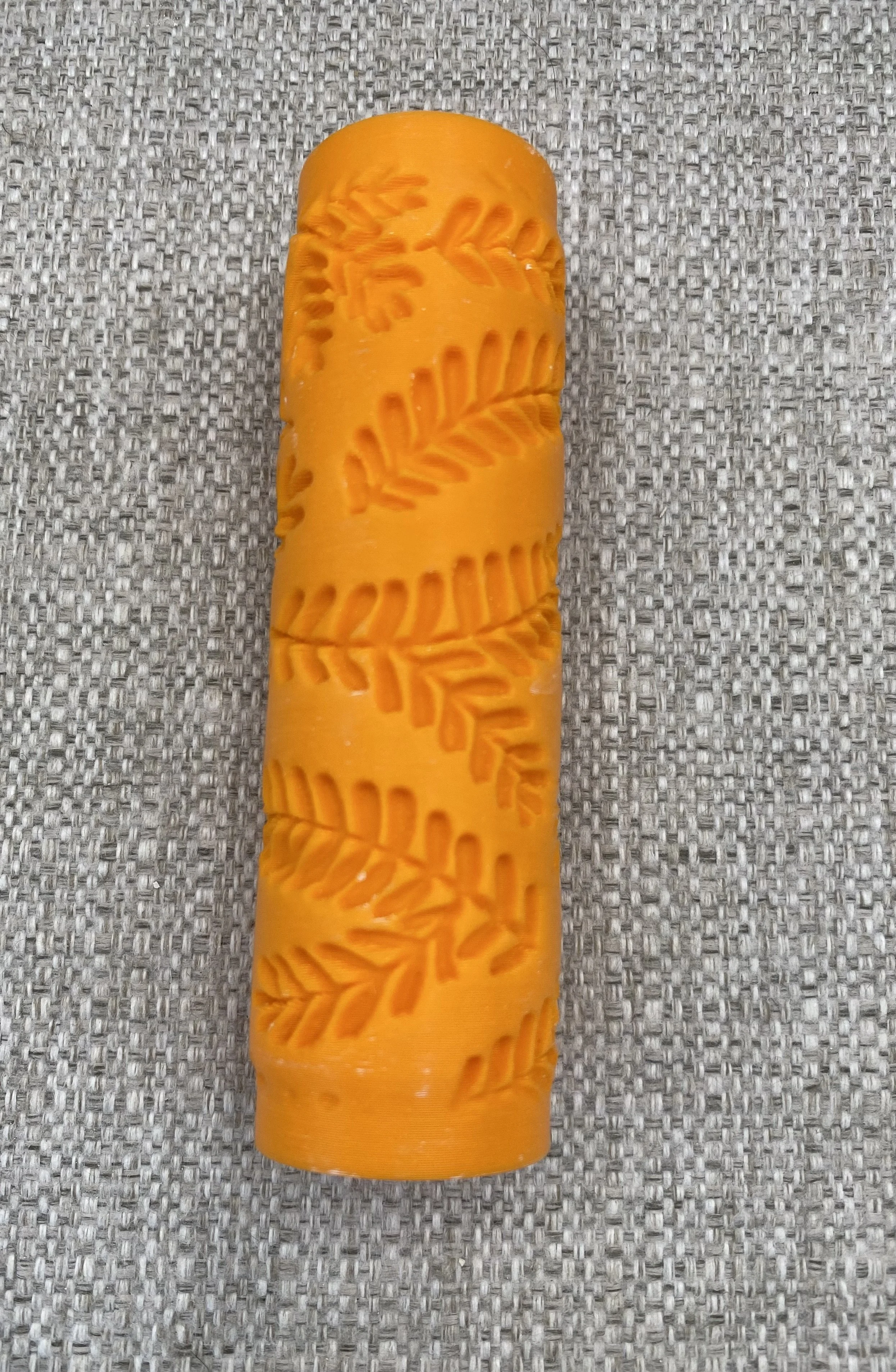 Pine Needles 10cm Roller