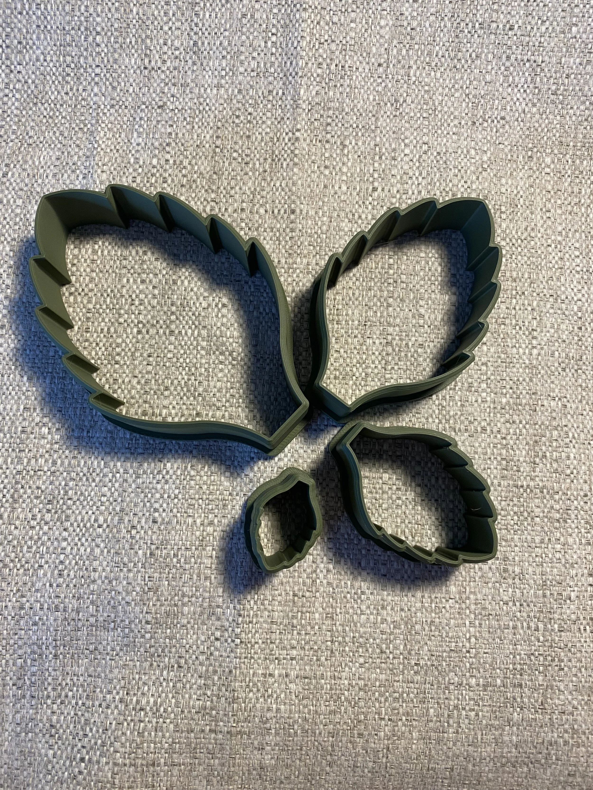 Serrated Toothed Leaf Cutter