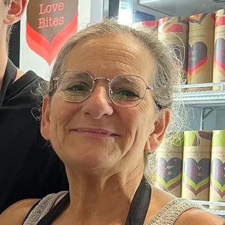 Sarah_1_900x copy.jpg