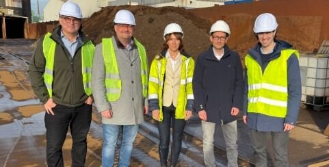 Bundestagsabgeordneter Carl-Philipp Sassenrath bei Stahlrecyclingbetrieb im Neusser Hafen: Exportbeschränkungen, Schiene und Genehmigungen im Fokus