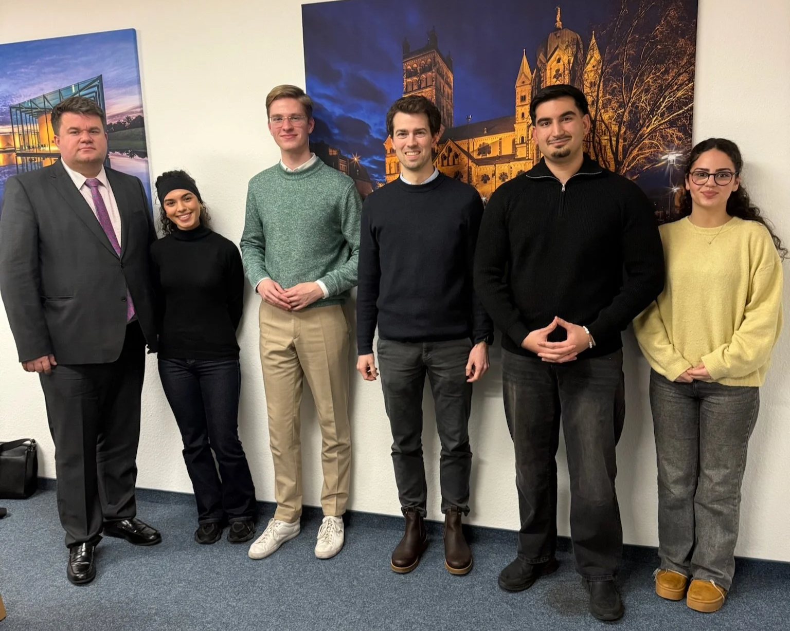 Carl-Philipp Sassenrath im Gespräch mit der Bezirksschülervertretung