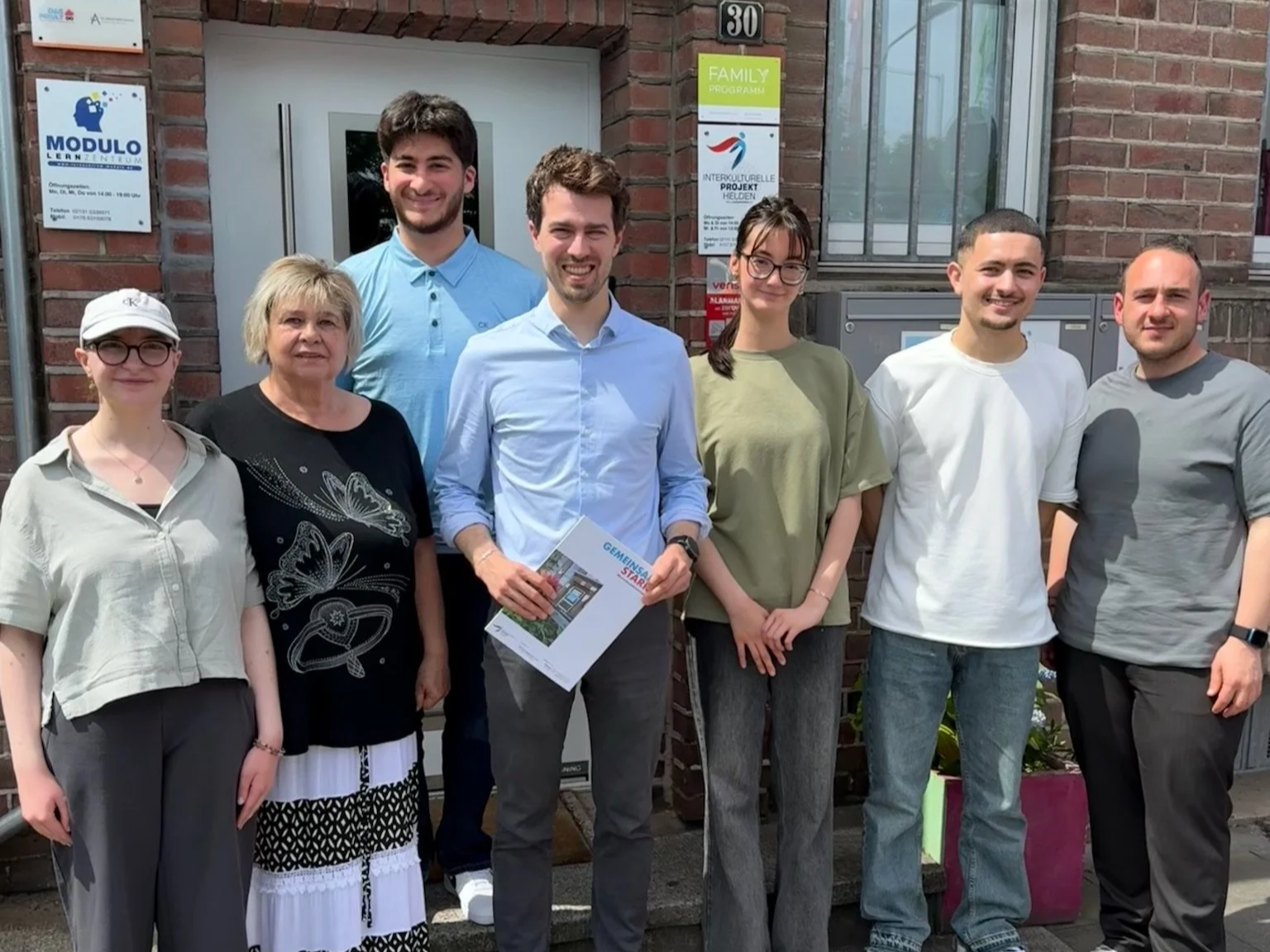 Brücken bauen: Carl-Philipp Sassenrath besucht Interkulturelles Jugendzentrum Inkult in Neuss