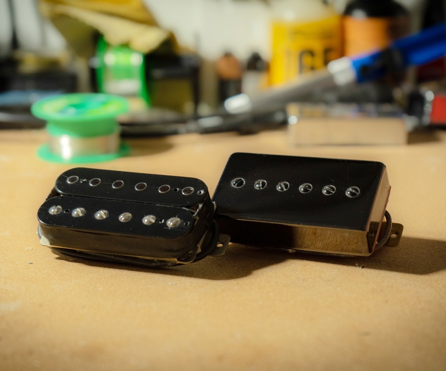 First pickup order of the year! A custom set with a high output humbucker in the bridge, and a similarly matched humbucker spaced P90 in the neck!

Off to the USA! 🇺🇸

DCR: 15.3kohms &amp; 10kohms
Inductance: 7H &amp; 7.5H
Resonant peak: 5.5kHz &am