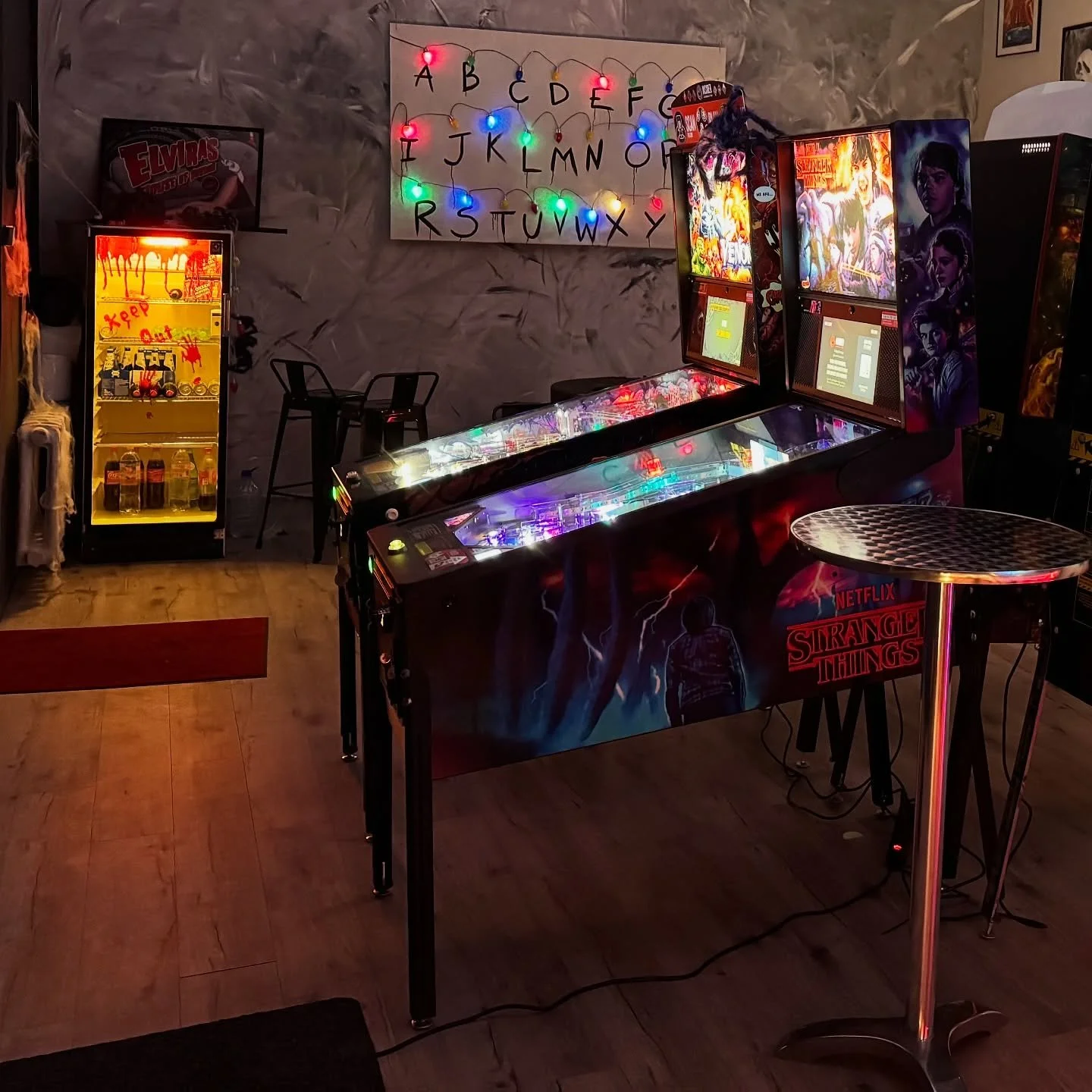 &Scaron;odien būs Challange uz #StrangerThings, uzvarētājs saņems balvu (99$ vērtība) 
+ pizza no mums 
+ welcome drink 
+ saldumi 

Ierodies pēc 18:00 
Ieejas maksa pie ieejas