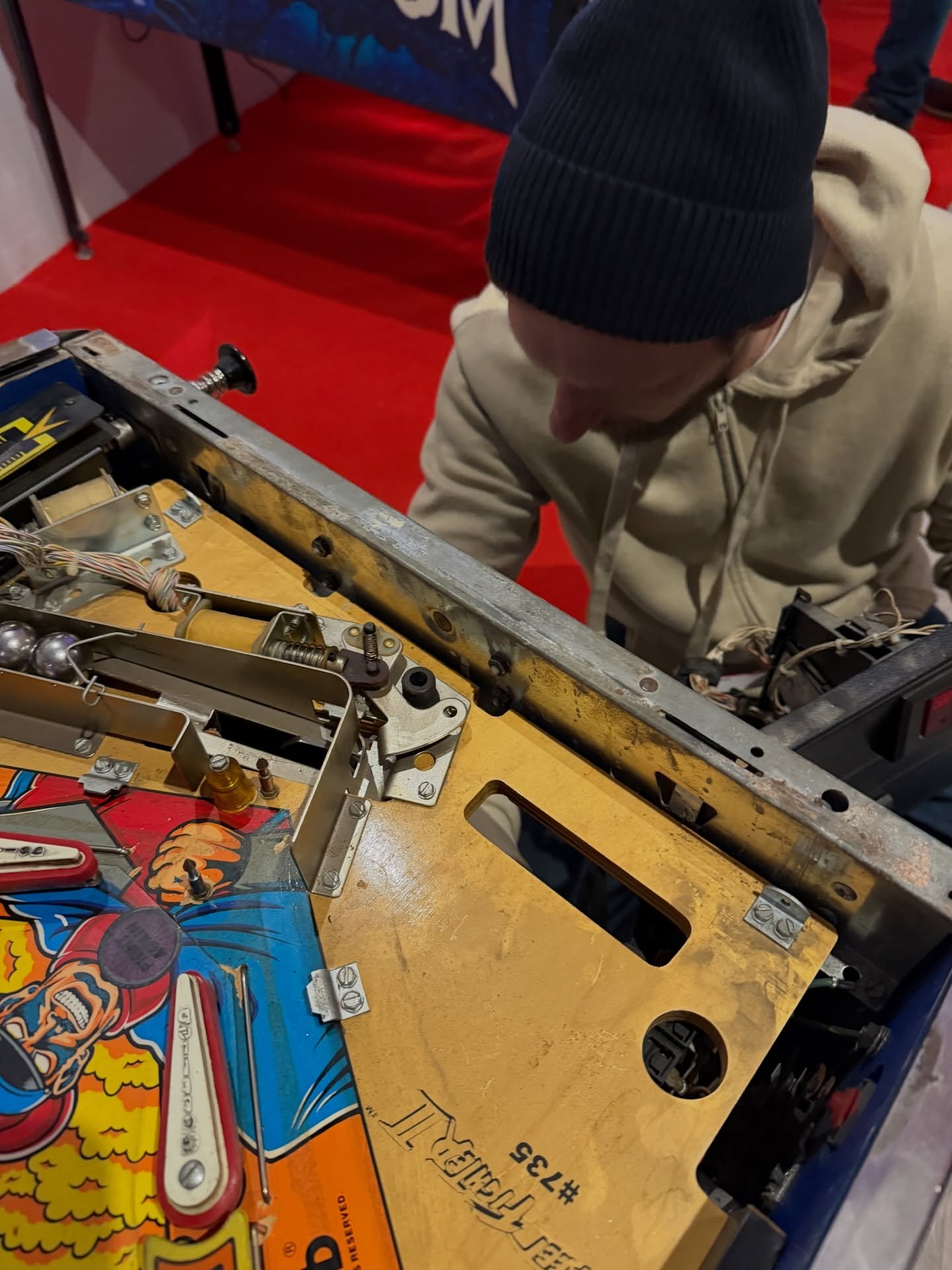 Strādājam pie kādas 93. gada klasikas: Street Figther II 🥋

Ražotājs: Gottlieb/Premier 
Saražotas vienības: 5,550
Gads: 1993

Fīčas:
5 flipperi,
3-līmeņu laukums 
&ldquo;Smash car toy&rdquo;
3-bumbu multiball
Jāuzvar 12 &ldquo;Street Fighter bosi&rd