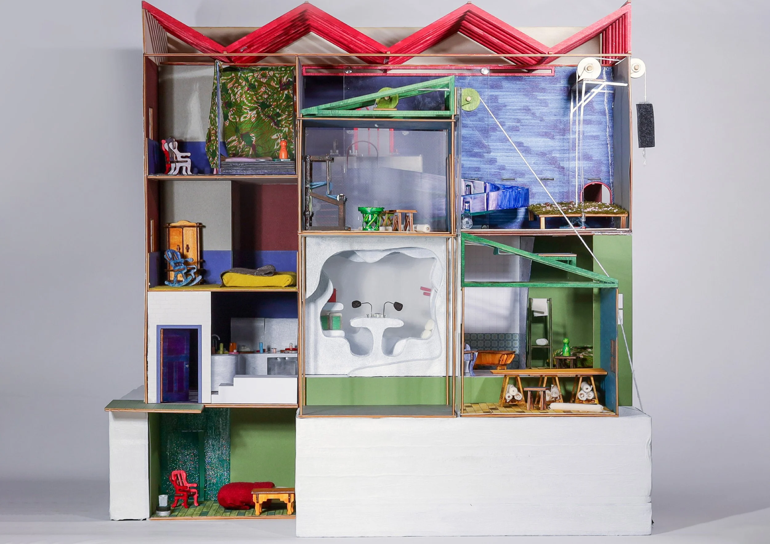 Soft Walls and Chosen Kin : A study into non-heteronormative ways of living by Leran Yang