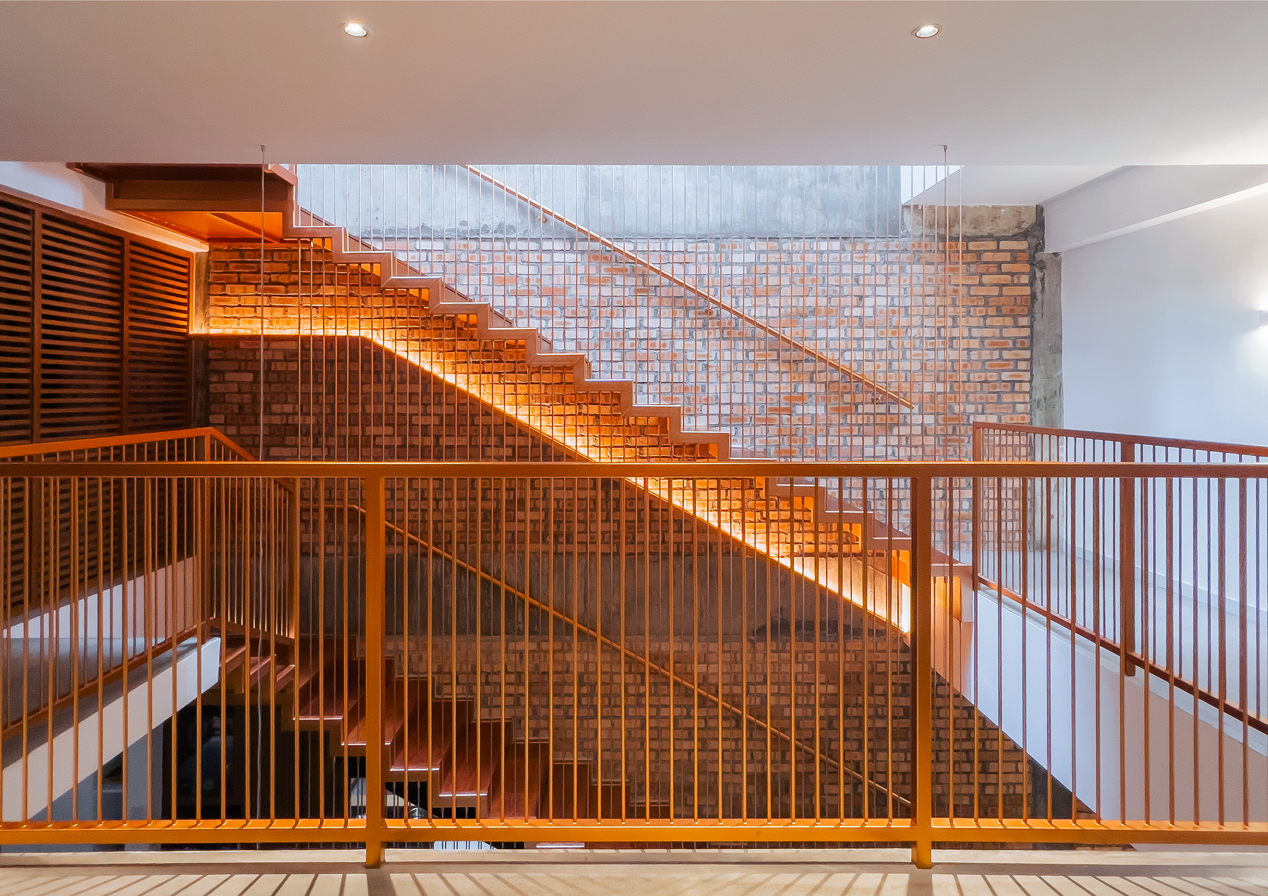 001_141 KUL - Mezzanine 006.png