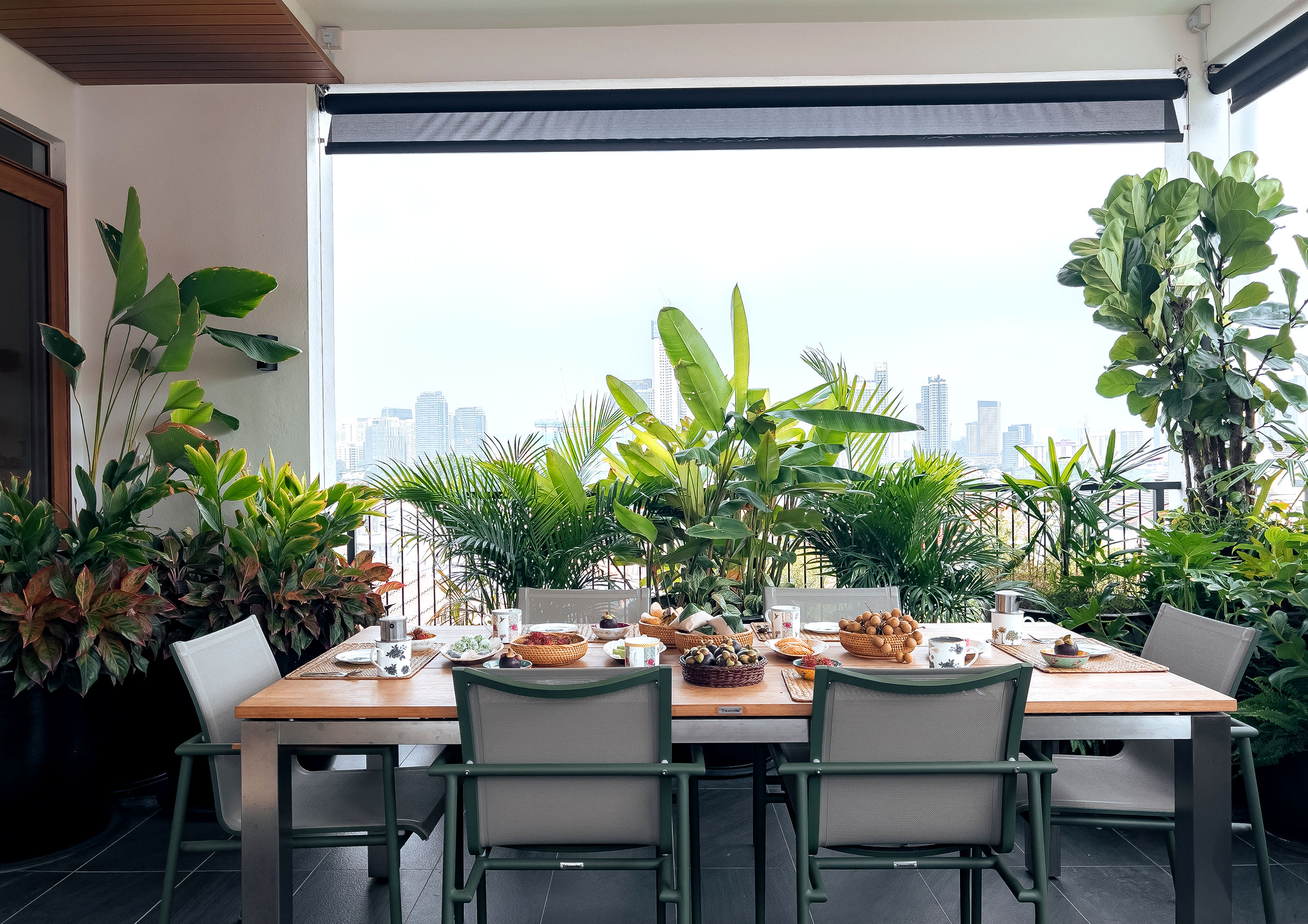 001_141 KUL - Living 002.png