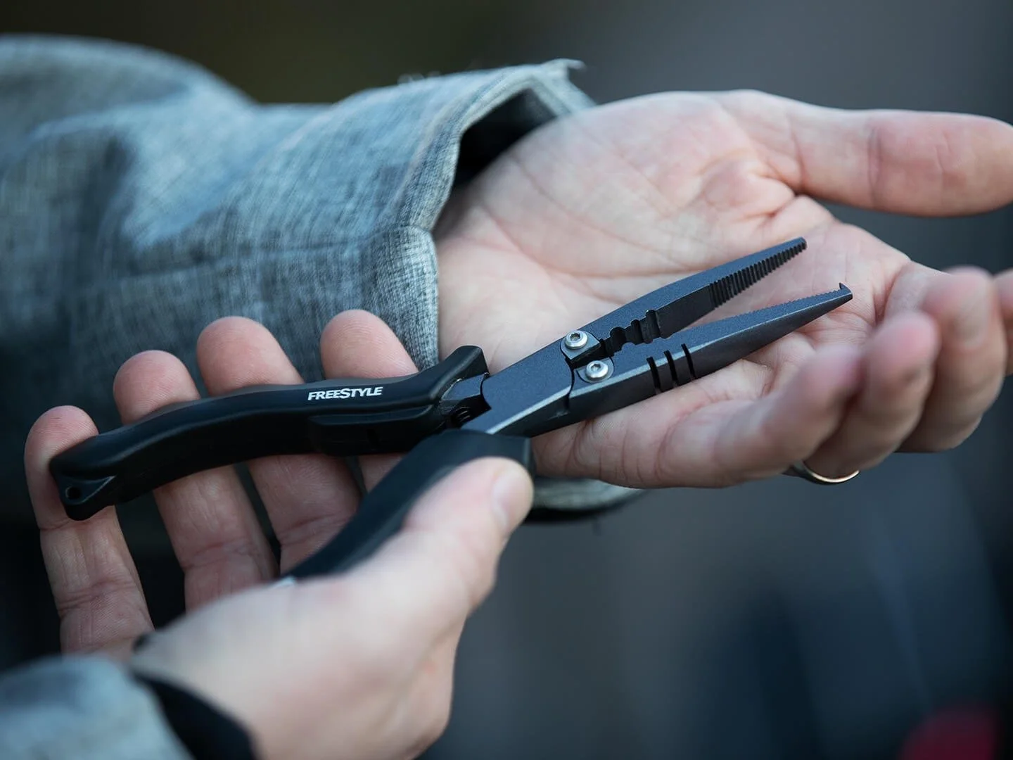 SPRO Freestyle Plier 18 Multi Use Fishing Pliers With Pouch