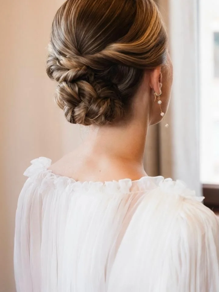 La belleza de lo sencillo⭐️

Con esa frase podr&iacute;a definir el look de Marta, que se cas&oacute; el pasado 25 de octubre😍

Sencillez, luz y cada detalle pensado con estrategia🫶🏻

Porque la naturalidad, cuando est&aacute; bien trabajada es pur