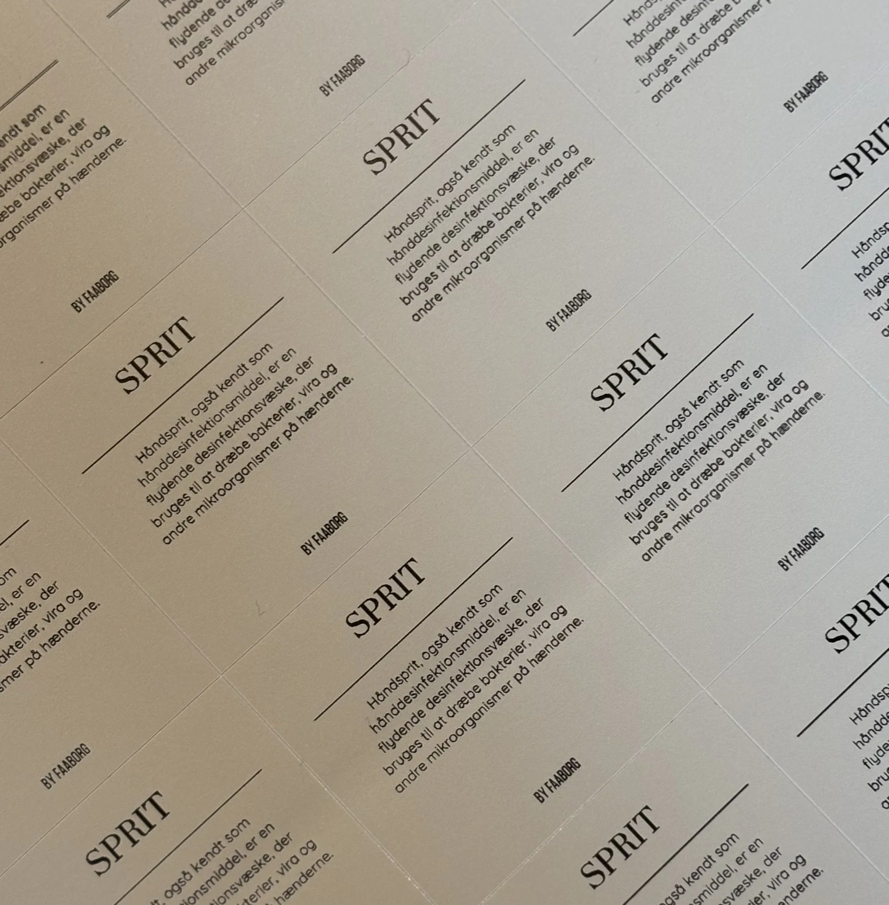 Vandfaste labels til glasdispensere til sæbe, opvaskemiddel og håndsprit.JPEG