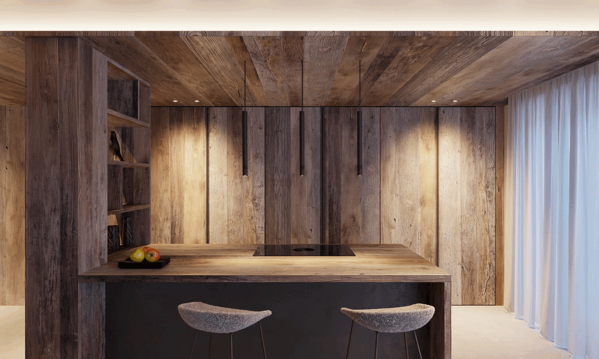 Cucina moderna a scomparsa con pareti e soffitto in legno, isola con piano in legno scuro e due sedie imbottite, luci sospese nere, e tende bianche che lasciano entrare la luce.