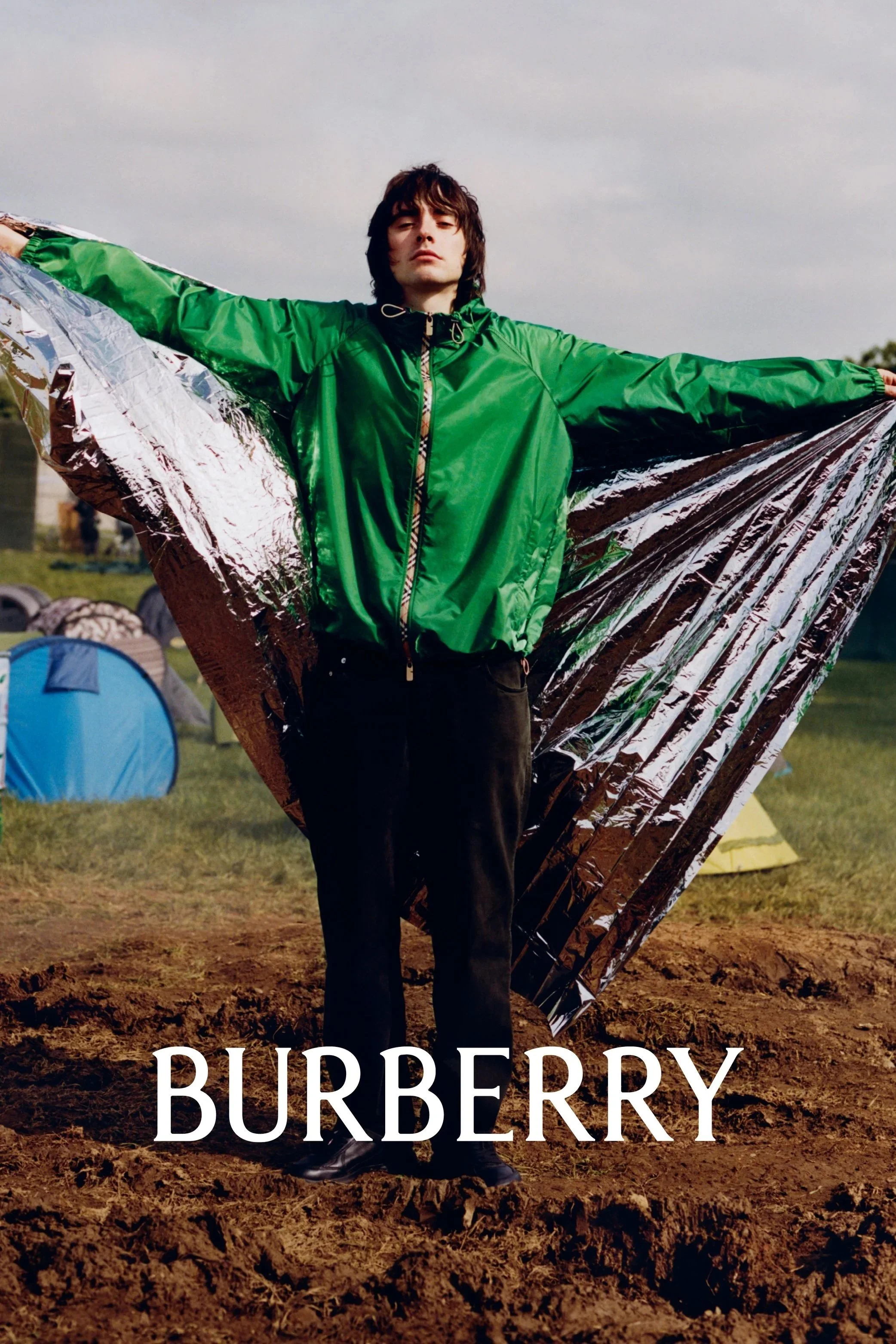BURBERRY_2025_FESTIVAL_HERO_sRGB_CROPPED_LOGO_012_4x5+%281%29.jpg