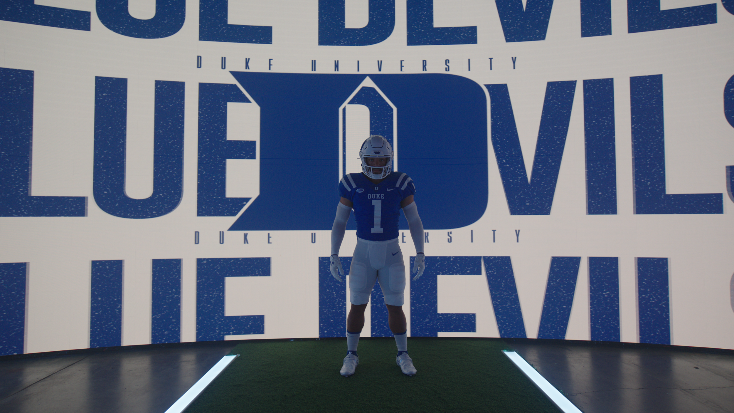 DUKE_SELECTS.00_00_09_10.Still002.png