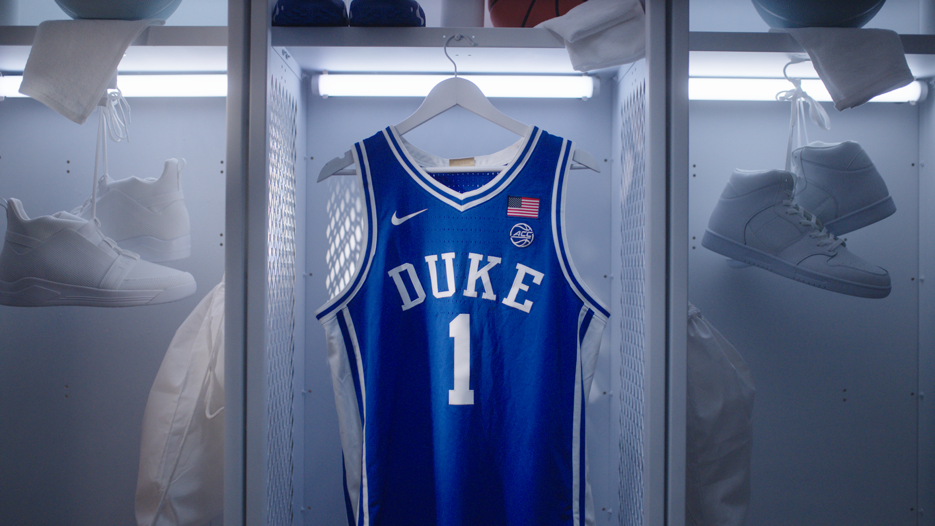 DUKE_JERSEY+CUTUP.00_00_01_22.Still001.png