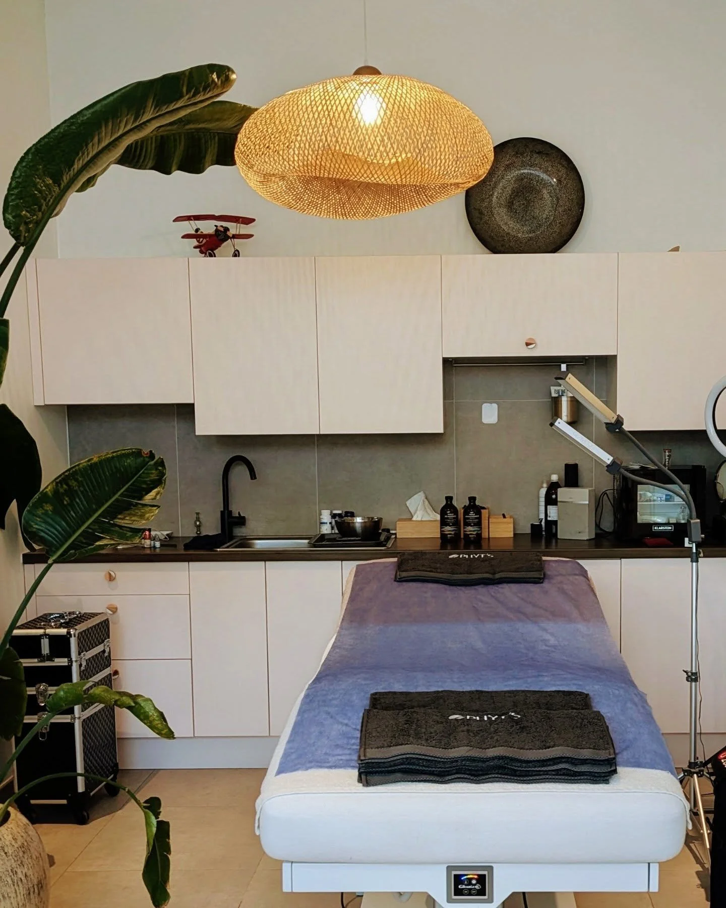 lekker komen ontspannen op maandag namiddag ππΌ
klaar voor #massagetherapy 
met hoogwaardig biologische massageolie van
@phyts_france 
afspraak mogelijk op weekdagen, maandag en vrijdag avond, zaterdag
www.kobie.be