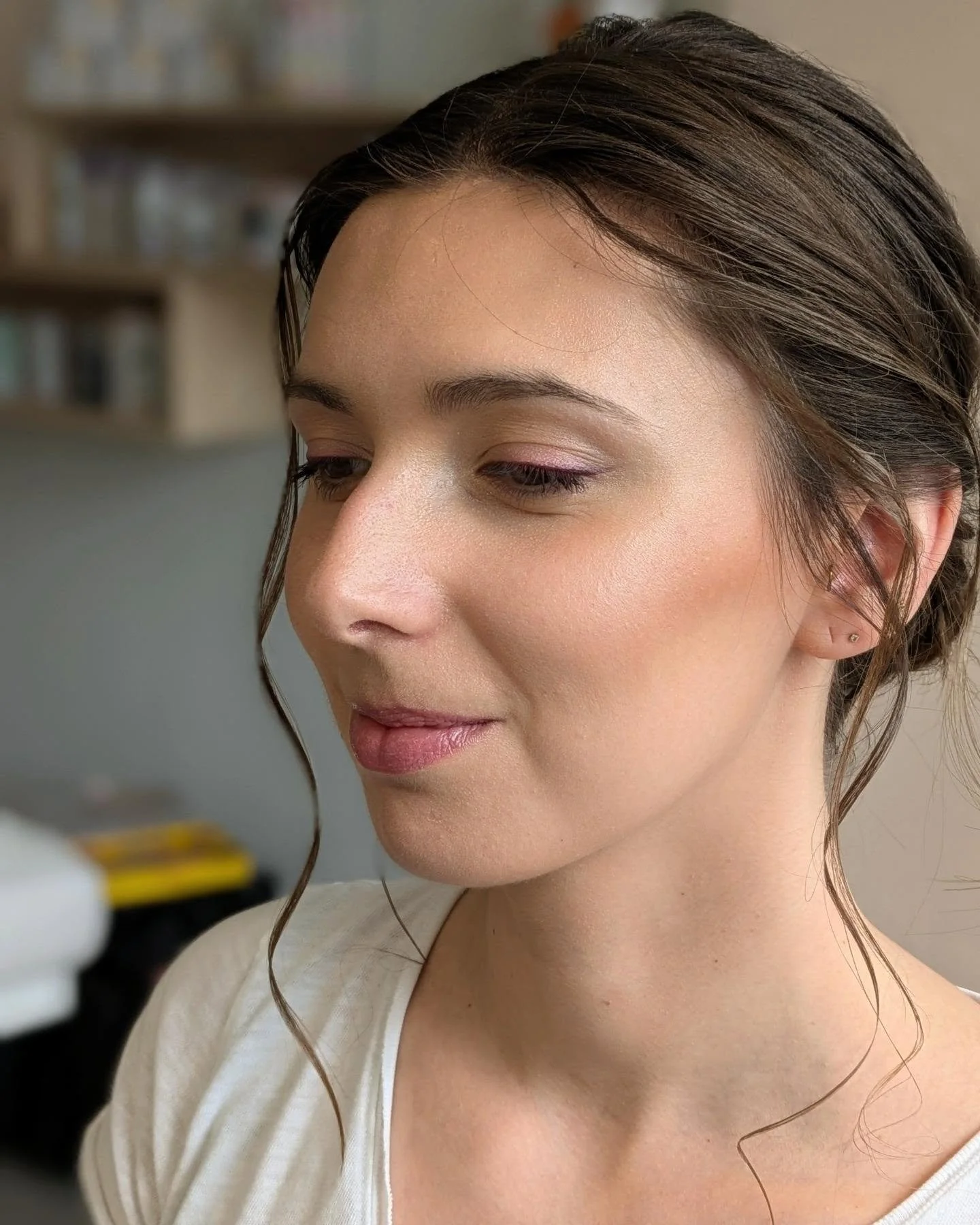 fresh classy bride with a touch of color 💍🤍

#bridal #bridalmakeup #bridalhairstyles 
#bruidmakeup #bruidkapsel