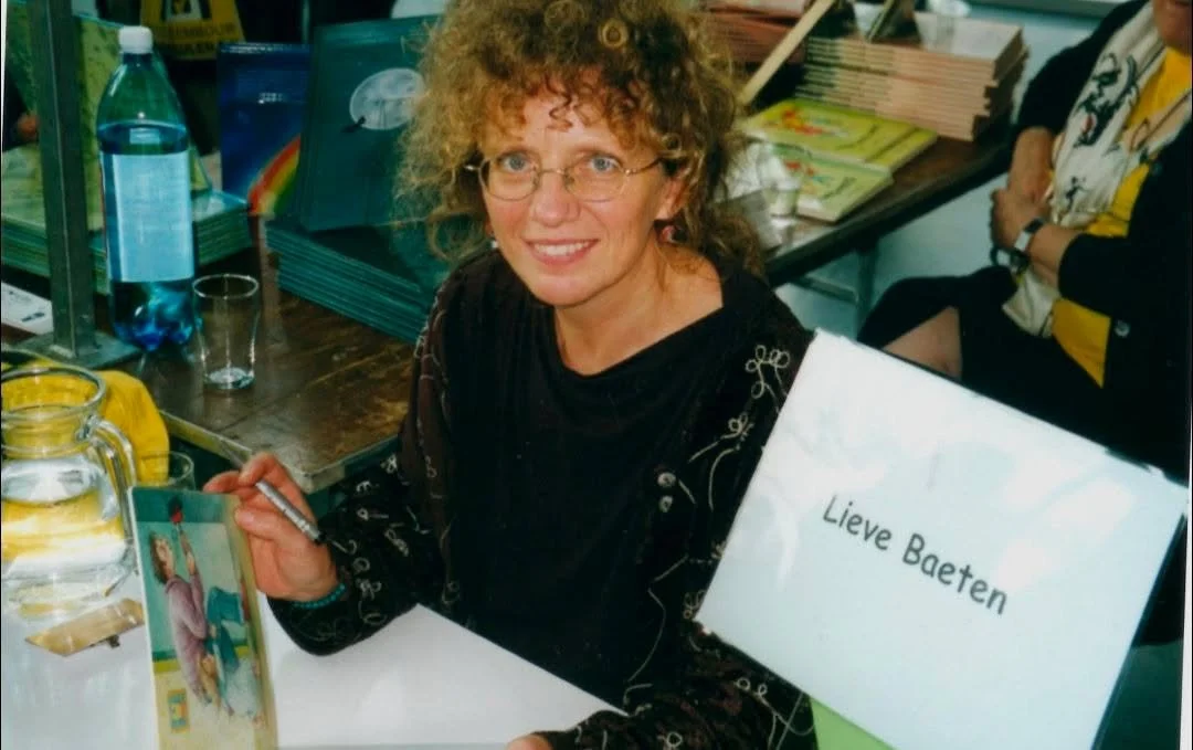 Lieve mams,

de waarheid van de onmogelijkheid is vereeuwigd, 
om ooit over het gemis van een geliefde mama te zijn, dus danku voor de eeuwige liefde,

danku voor wie je was en wat je gaf,
als kunstenaar en als moeder,
je verdient een kunstwerk,
dat 