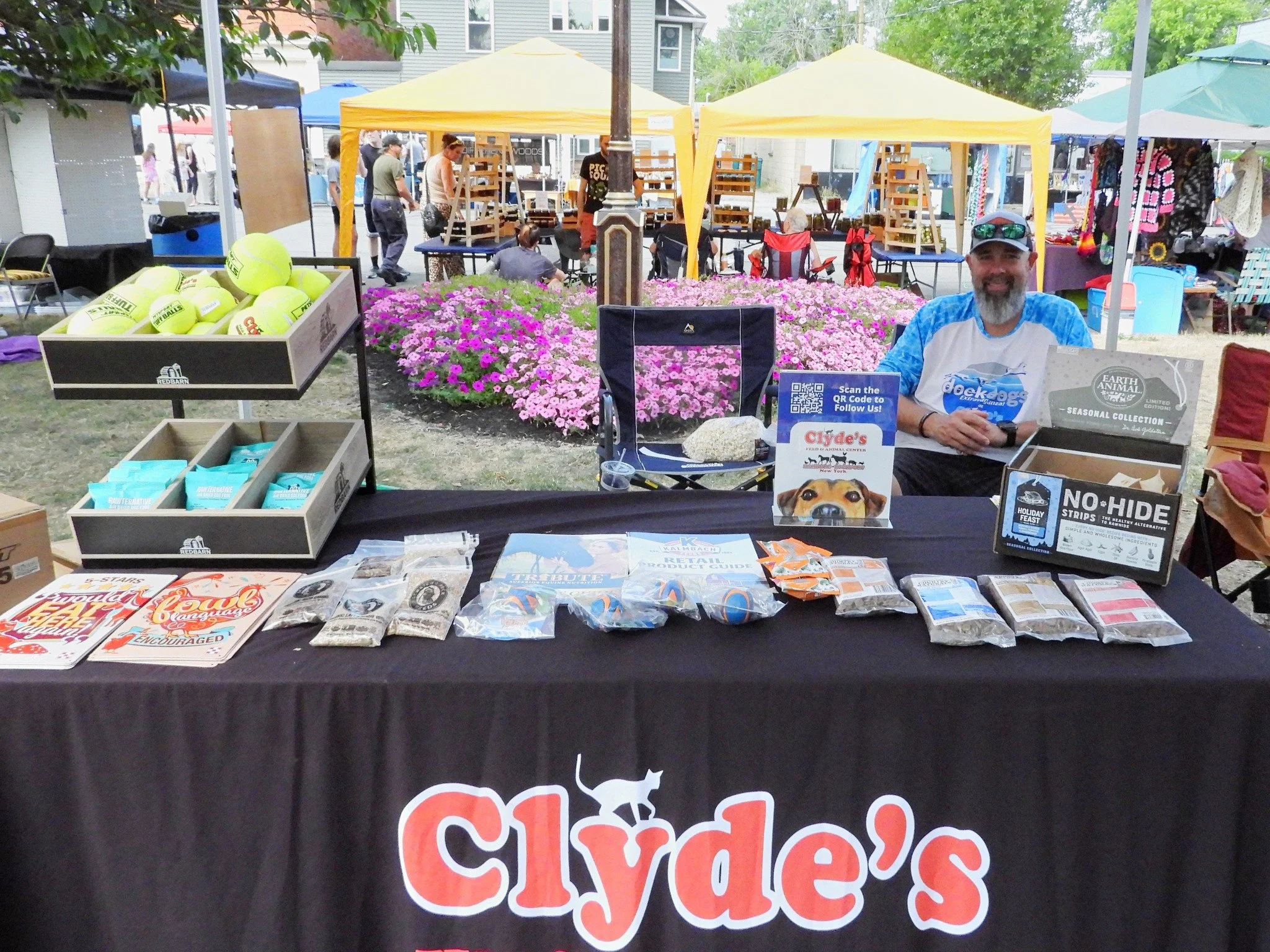 sponsor - clydes feed.jpg