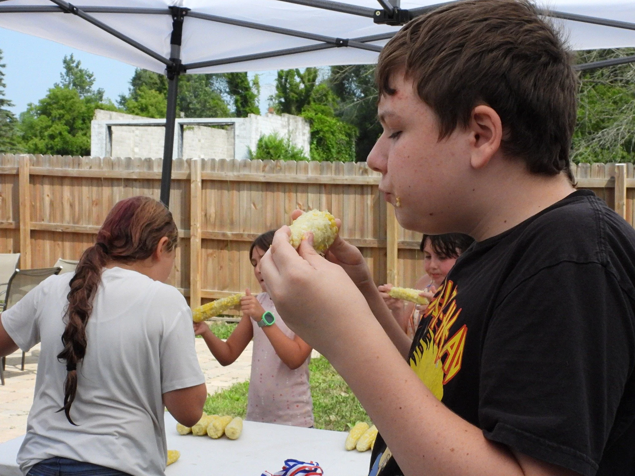 corn eating contest - kids 4.jpg