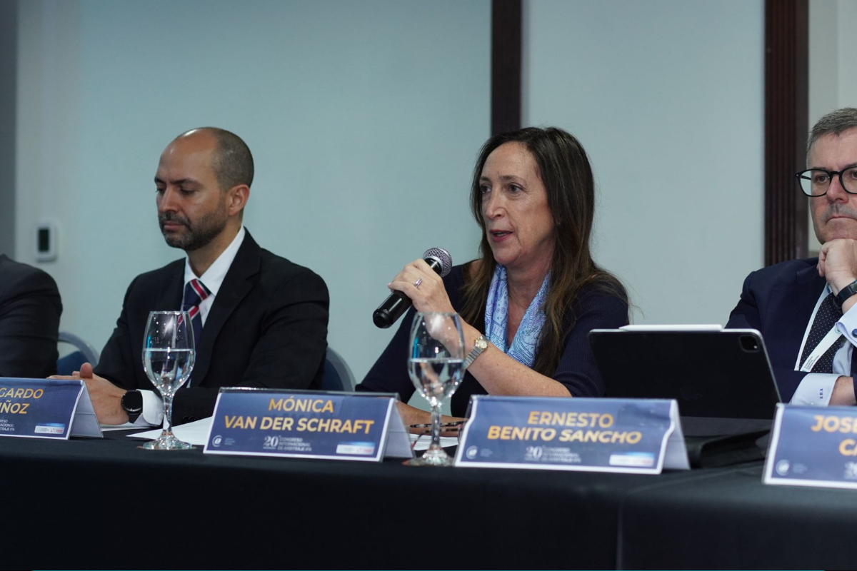 Mónica van der Schraft Moderates Panel on Good Faith and the Doctrine of Actos Propios at the IPA Congress