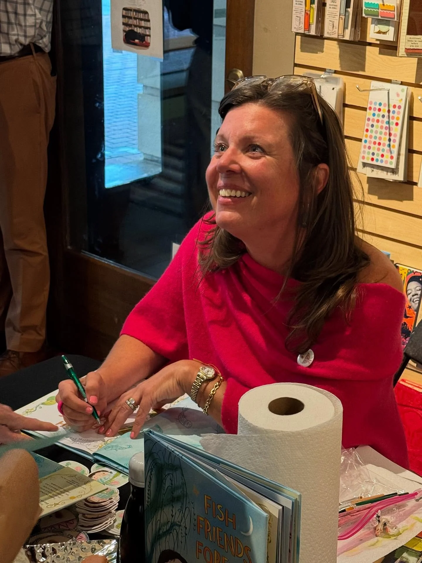 It was full-house and a family affair for our Fish Friends Forever launch one week ago tonight! 

Featuring bubble balloons, live music, tiny Frank and Fern face (and hand!) painting, and a room chock-full of fast Frank and Fern fans, the event was h