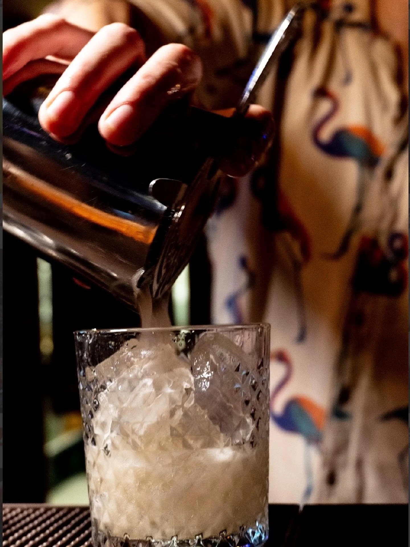 Pull up a bar stool&hellip; #midweek #nilesfremont #eastbay @raeraesatjoescorner