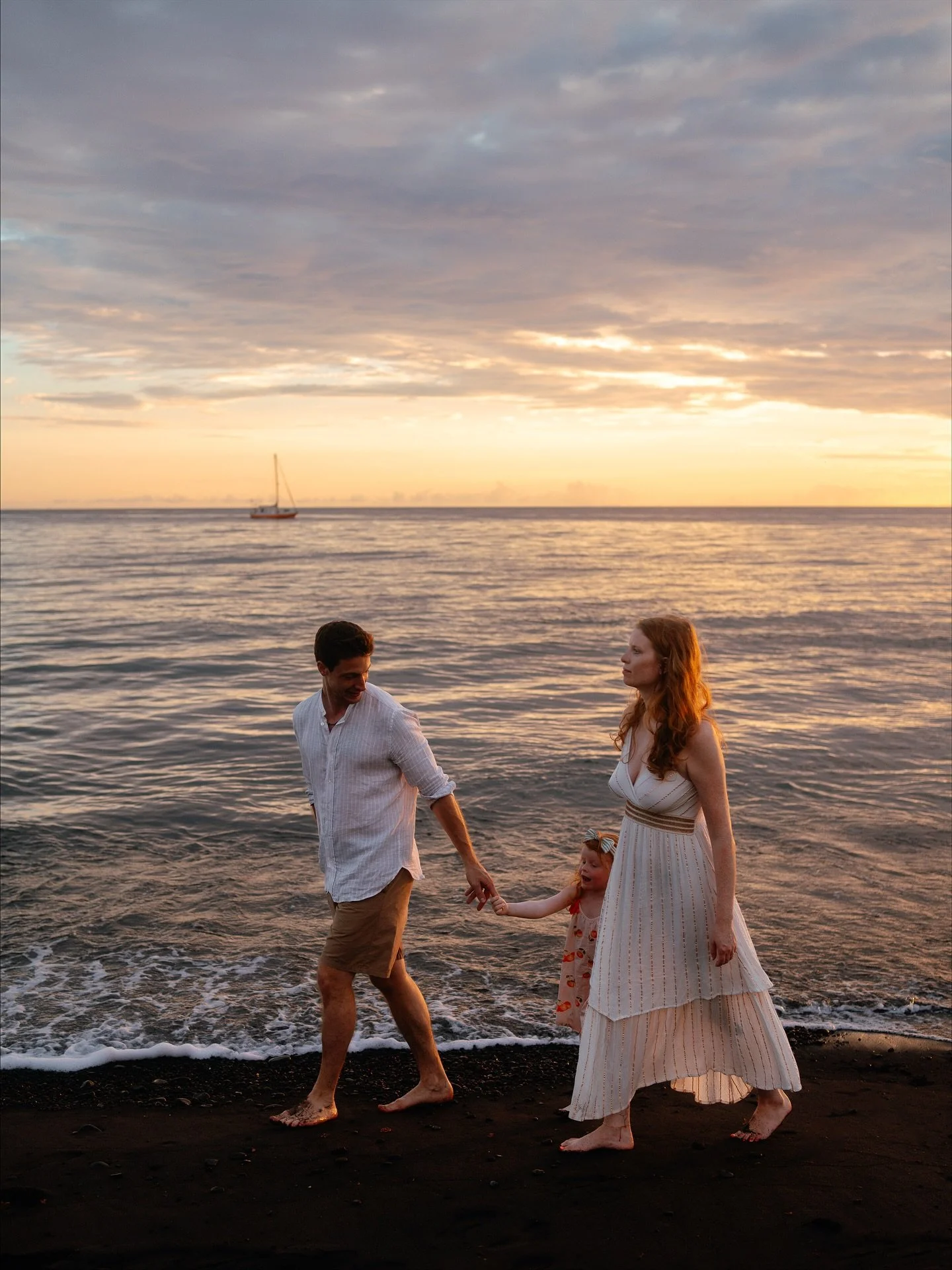 Un coucher de soleil magique en Guadeloupe - un moment et des souvenirs incroyables pour cette famille ✨ 

J&rsquo;aime tellement les s&eacute;ances au coucher du soleil, c&rsquo;est toujours la surprise au moment o&ugrave; il se couche, ce jour l&ag