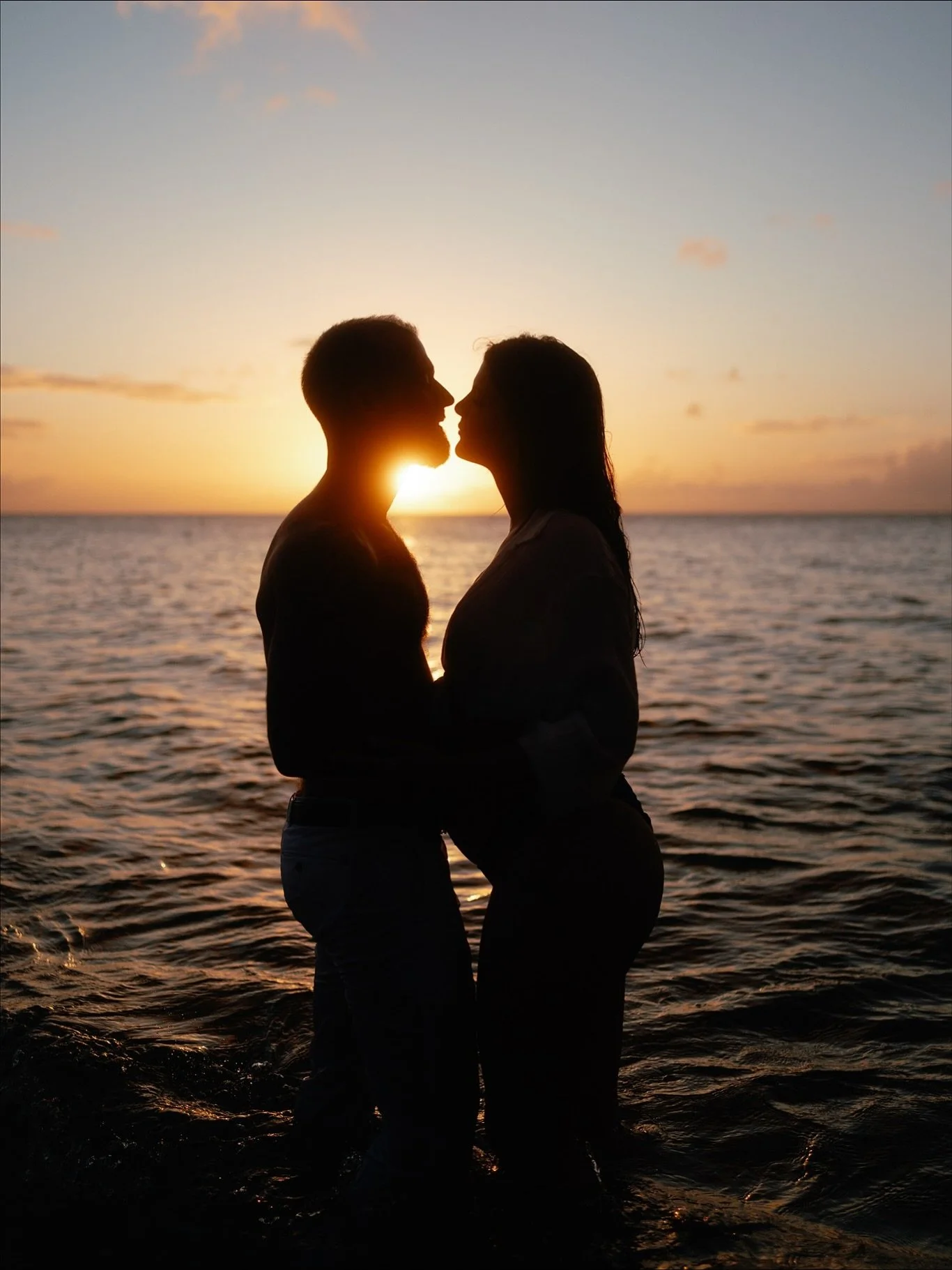 De l&rsquo;amour sous le soleil de Guadeloupe ❤️&zwj;🔥 

💌 Infos &amp; r&eacute;servations
instant.sur.une.ile@gmail.com
+33 647.60.41.56

👩🏻 Marina Matrat
🤎 Photographe de vos instants de love et de votre savoir-faire
📸 Couple &bull; Maternit&