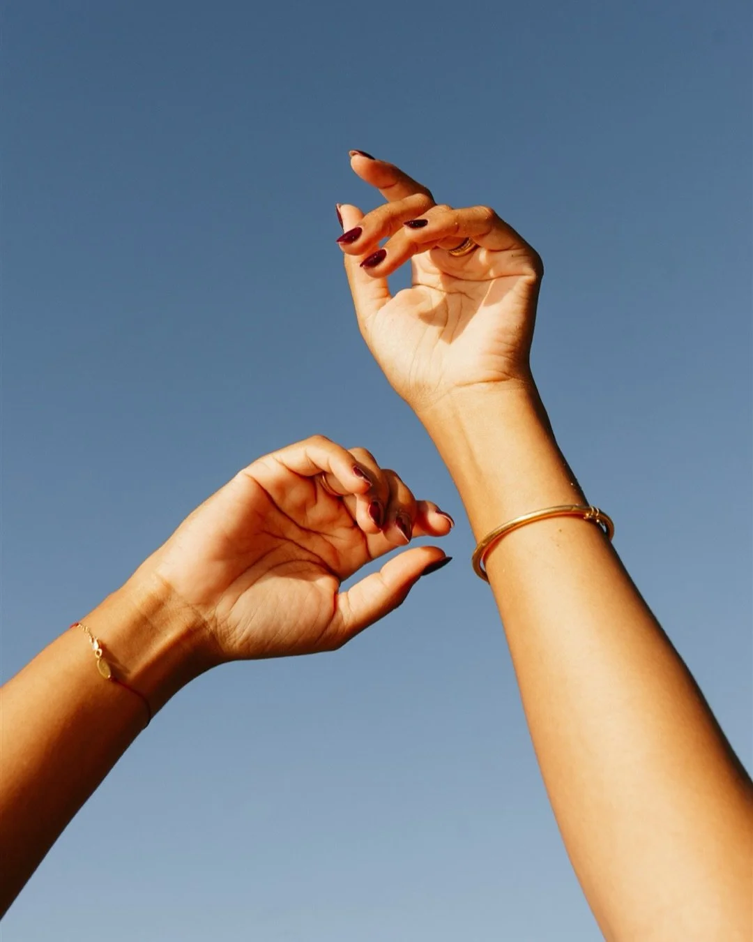 Un aspect de mon activit&eacute; que je partage moins, mais que j&rsquo;aime beaucoup : cr&eacute;er des images pour les professionnels. 

Addeline est coach hollistique @odea.therapie, elle m&rsquo;a demand&eacute; des images simples et naturelles p