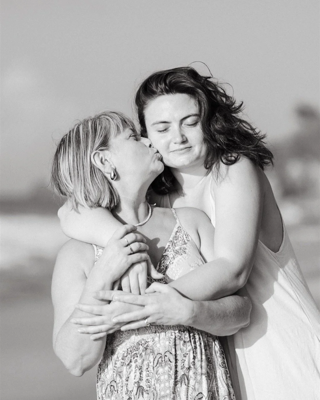 Une s&eacute;ance photo pour profiter d&rsquo;un beau moment m&egrave;re/fille en Guadeloupe pour Pascale et Chlo&eacute; 🤎

Guadeloupe &bull; Photographe &bull; S&eacute;ance photo &bull; Couple &bull; Maternit&eacute; &bull; Grossesse &bull; Naiss