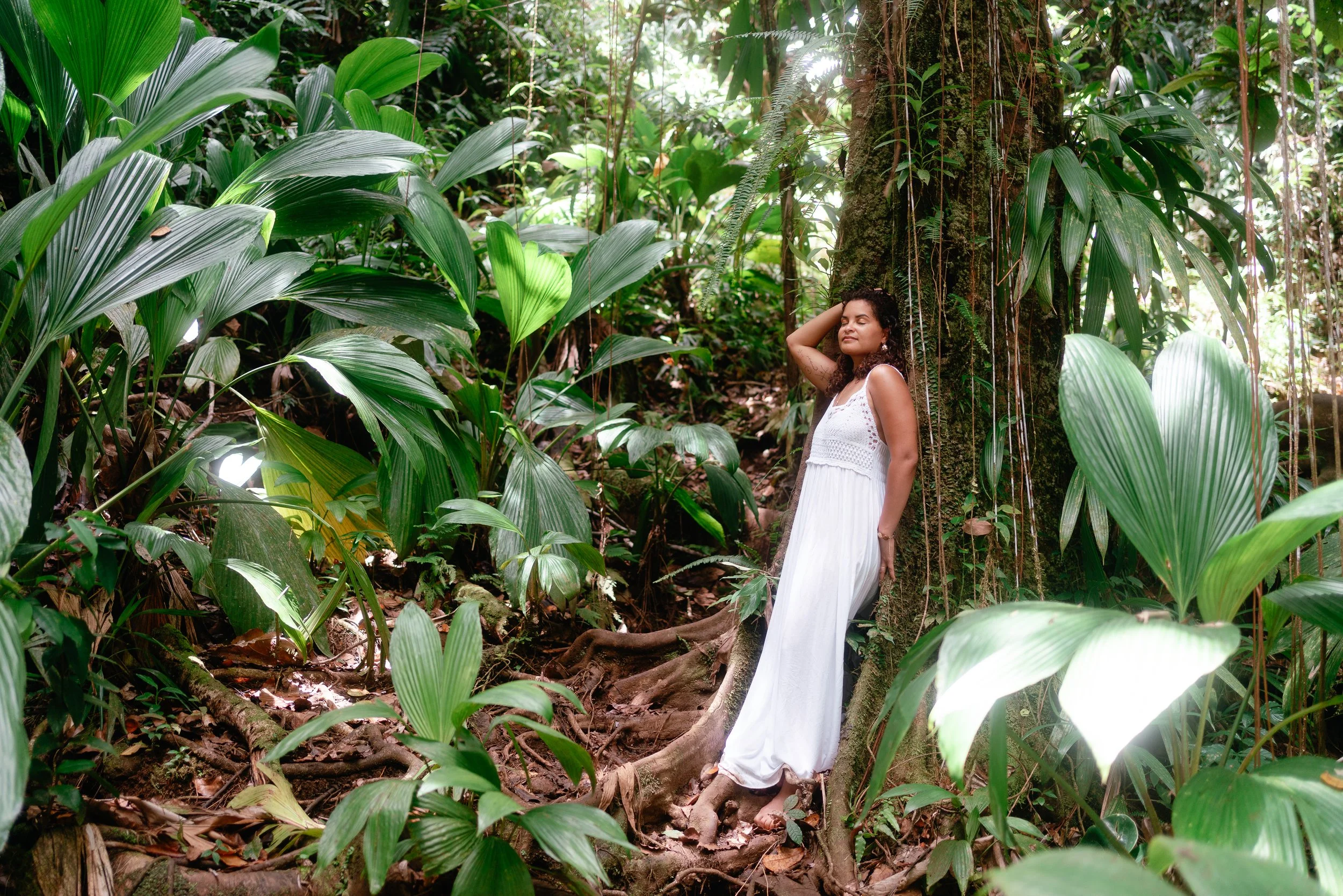 Séance photo femme rivière Guadeloupe (36).jpg