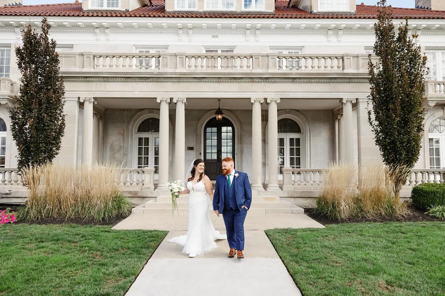Alexa &amp; Seth&rsquo;s wedding honored both of their heritages. Make sure to swipe through and see the groom&rsquo;s outfit change: honoring his Irish background. 🇮🇪 And I loved seeing the packed dance floor during a traditional Greek dance to ho