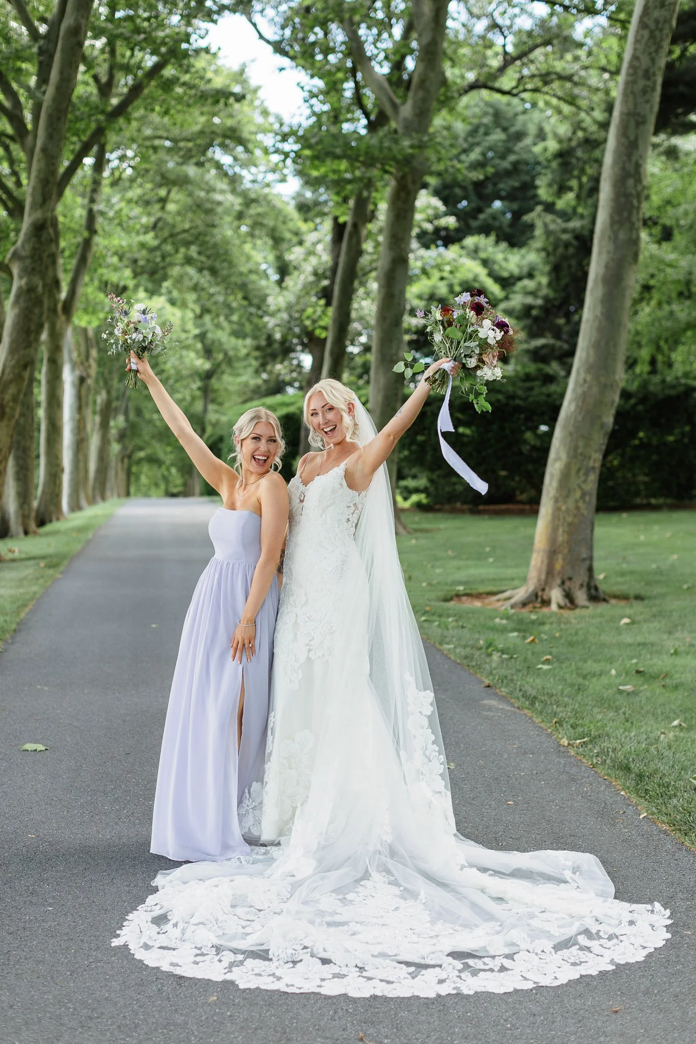 Pennsylvania wedding photographer captures the smiling bride and maid of honor