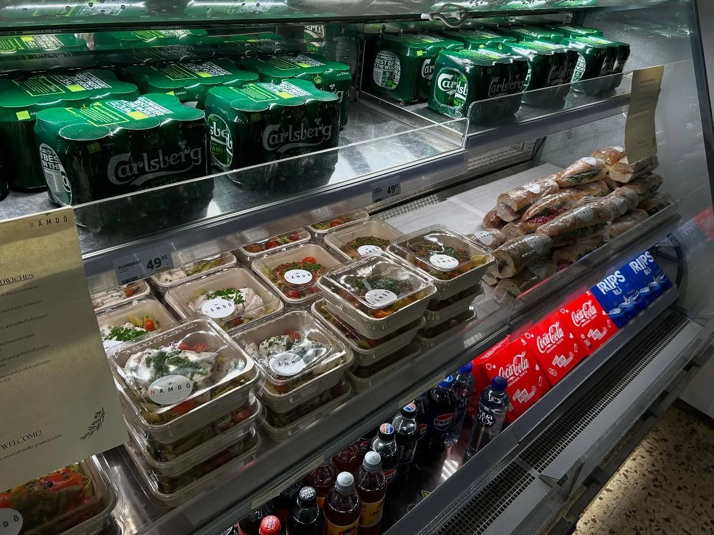 II SOLVIK TAKEAWAY DELI II 
Nu finns det fantastiska pastasallader, med lax, kyckling och vegetariskt alternativ! Du hittar ocks&aring; smarriga baguetter och givetvis kylda drycker!
Perfekt f&ouml;r utflykten till fots p&aring; vackra N&auml;md&ouml