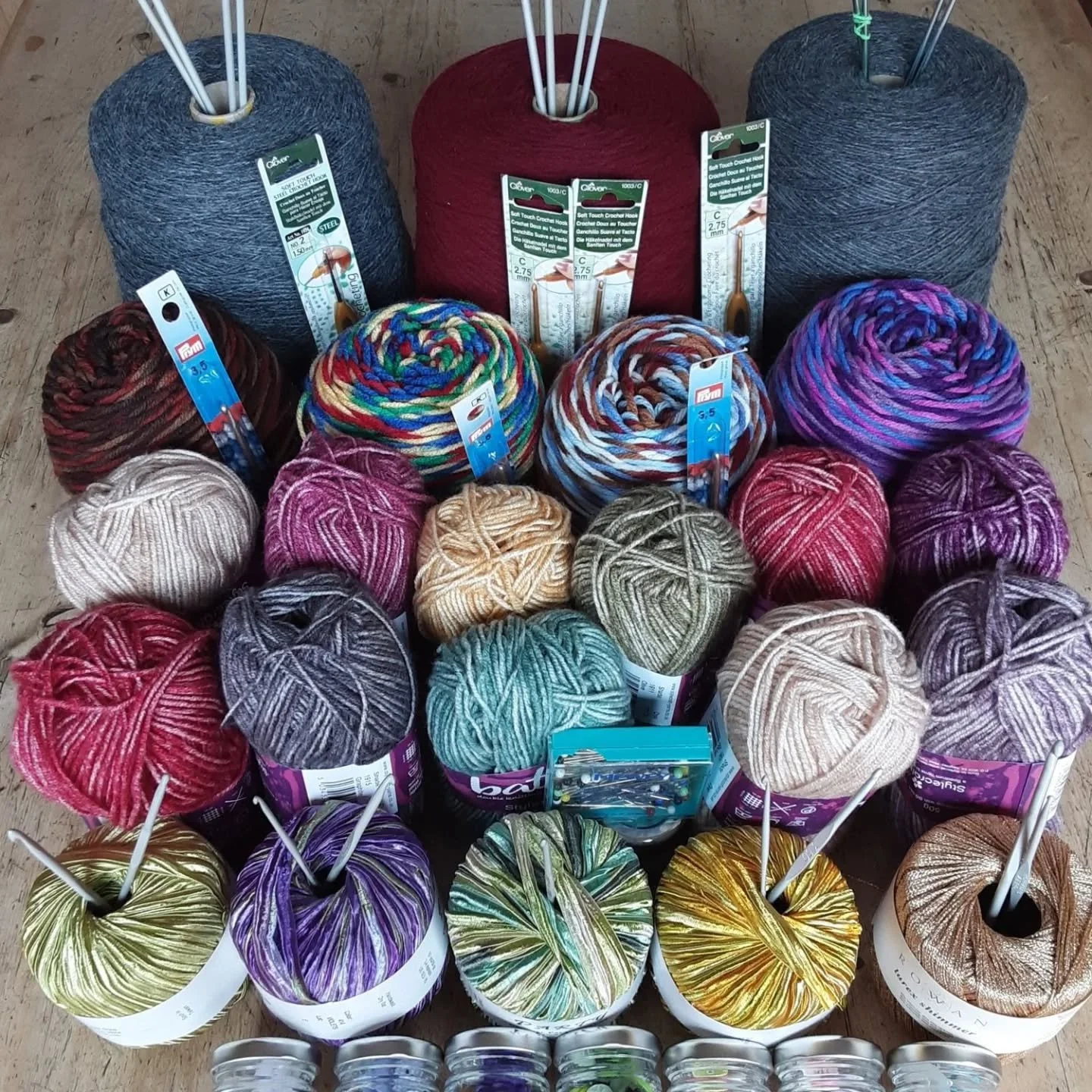 Weve been delving into knitting related history again!  This time in song......

Songs celebrating the art of knitting have been around for centuries in folk music with an increase in the number of songs featuring knitters around the time of both Wor