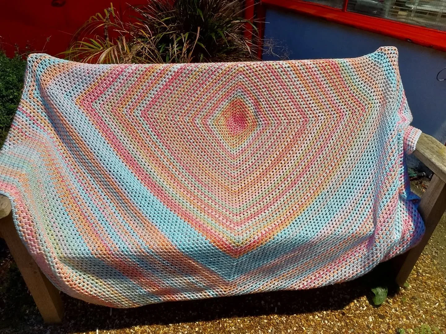 Anna in Leamington Spa has sent us this enormous, cosy blanket.  We were all remarking on the dedication needed to make such a big project and wondered how long it took to do a single round when it grew so large! 

It's magnificent, Anna. Thank you. 