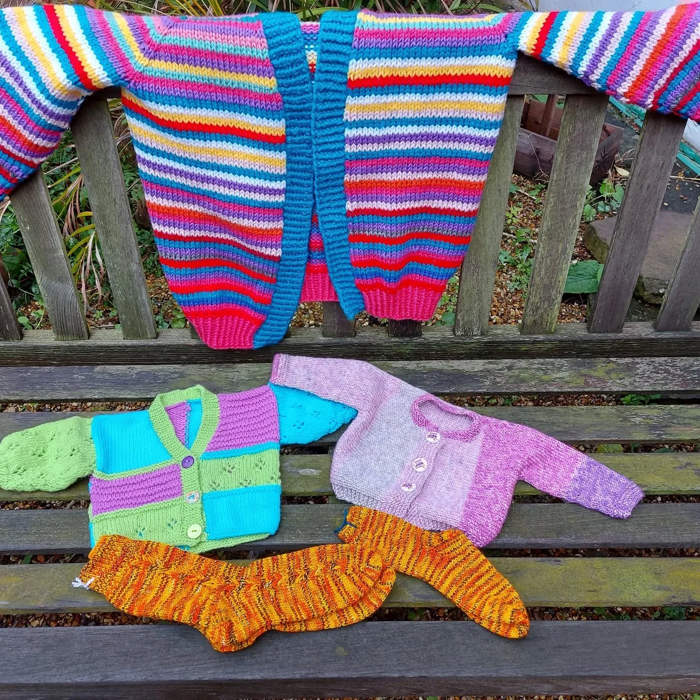 Louisa has sent us the delightful selection of colourful clothes. They brought a smile to our faces and we can't wait to share them with someone who needs a little cosiness. 

Thank you, Louisa!  These are our Knit of the Day!

#knitoftheday #handmad