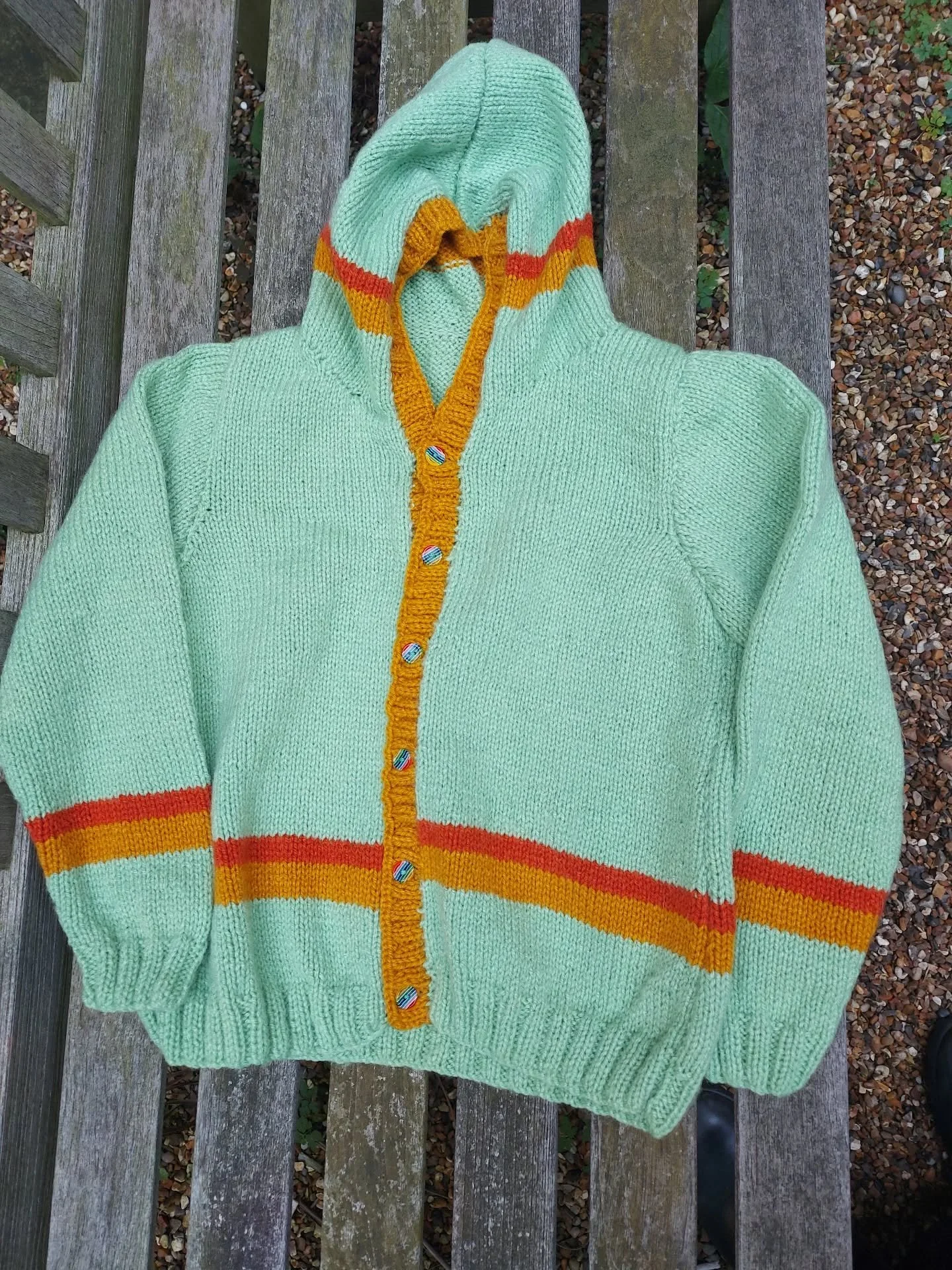 We received a great big bundle of yarny loveliness from Mary in Loughborough. We especially like this child sized hoodie.  A practical and cosy jumper. 

Thank you, Mary. This is our Knit of the Day!

#knitoftheday #handknit #handmadehoodie #knitting