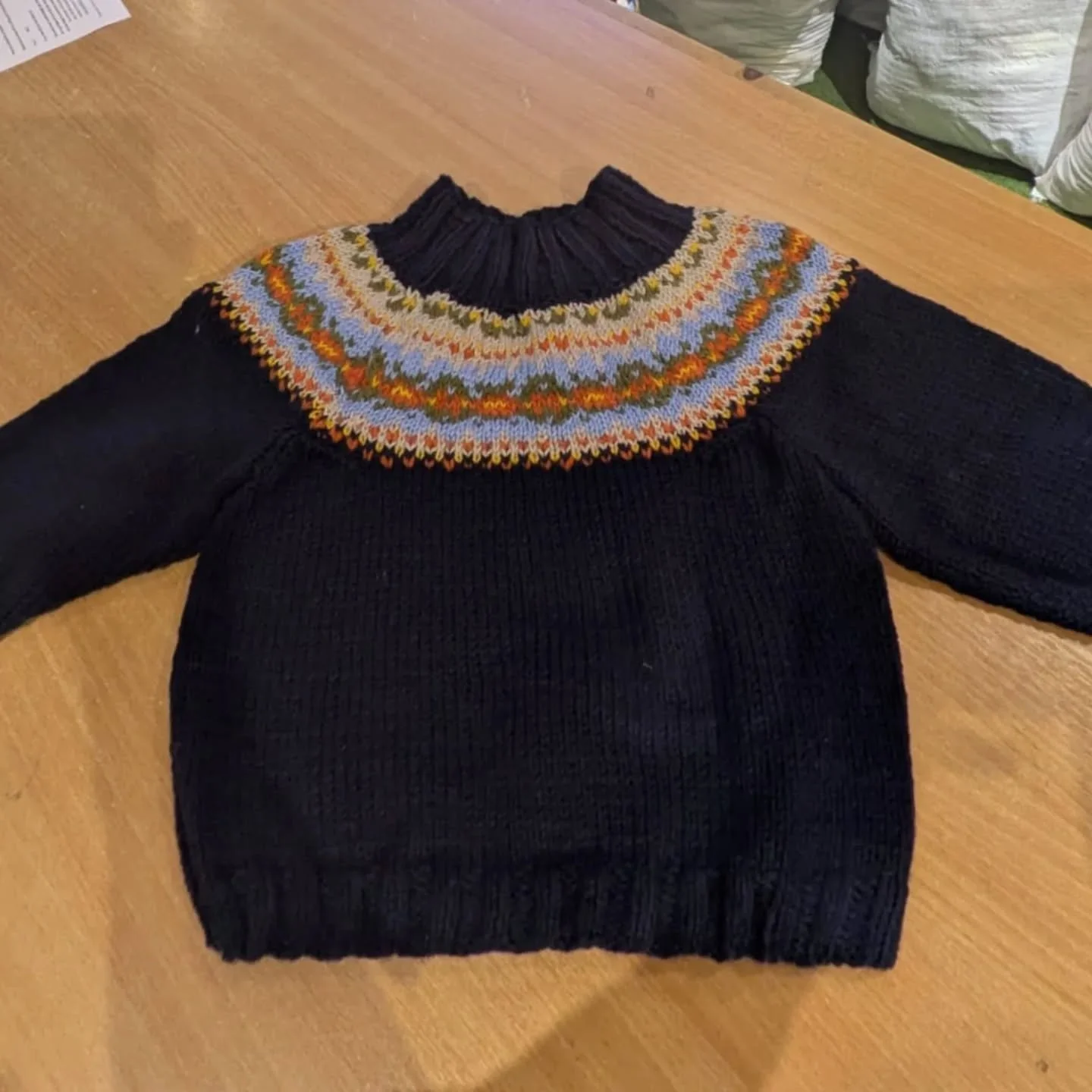 Here is another brilliantly stylish and useful yet anonymous donation. We do love a jumper with a colourwork yoke.  This is a great example which will add style and cosiness to any wardrobe. 

Thank you, Knitters. This is our Knit of the Day!

#knito