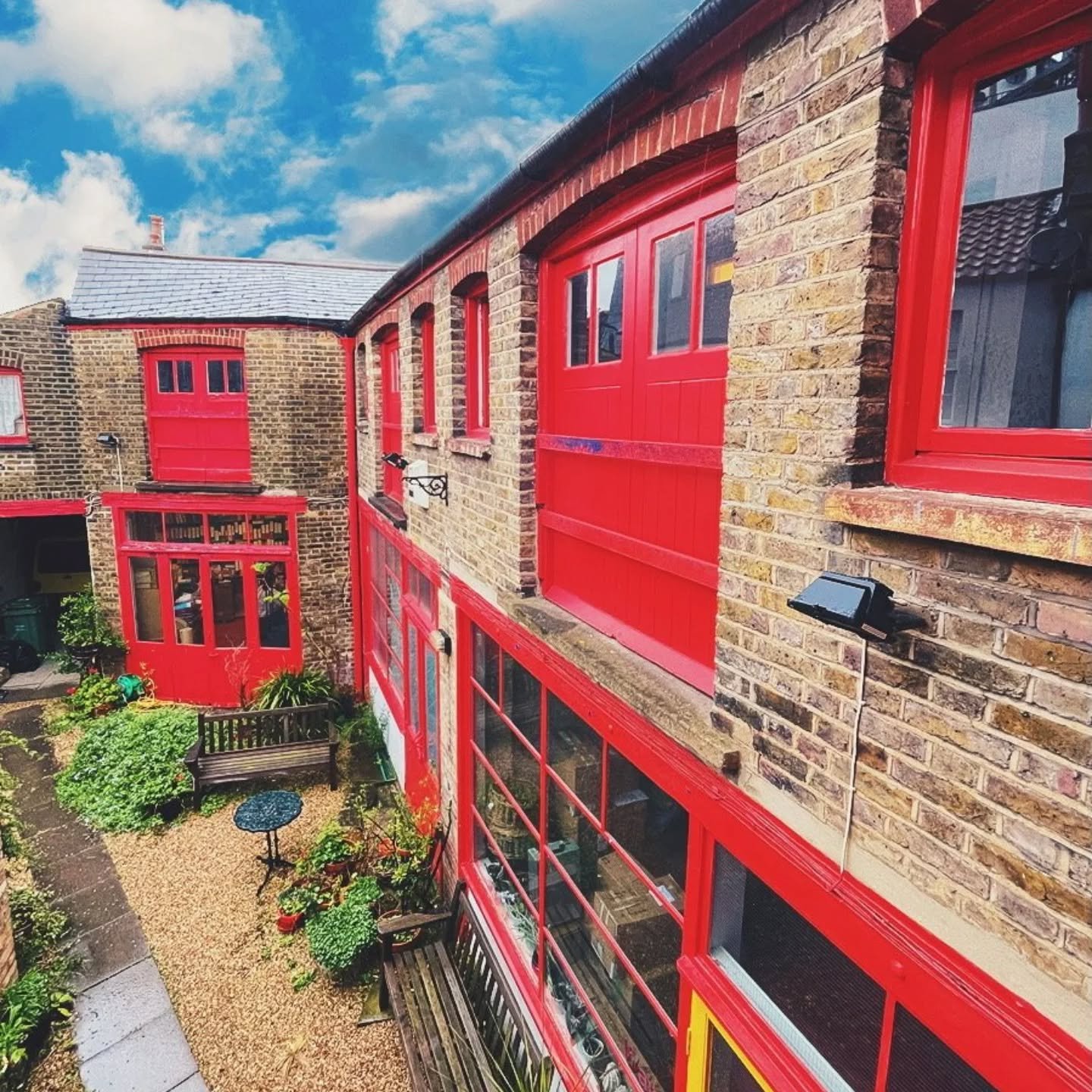 We've been delighted to gather new followers recently, so it seems like a good time to tell you a bit about us.

Knit for Peace UK is an initiative of the Charities Advisory Trust. It grew out of projects we developed in Rwanda and India, which broug