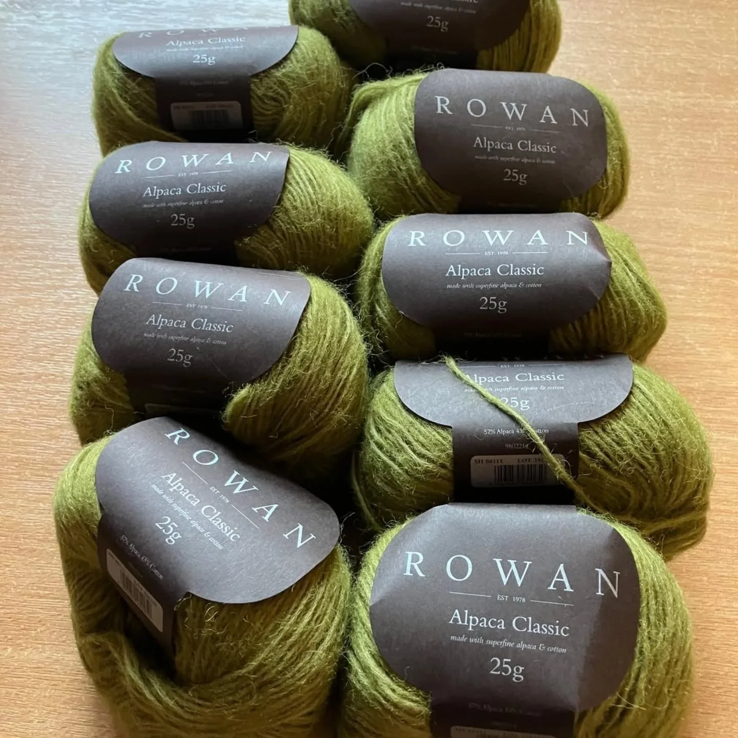 We've just done a big refresh of the yarn for sale in our online shop. Each batch is unique, and there's  something for every budget.  Do have a look!

Every purchase helps us to continue to distribute warm clothes and blankets to people who need the