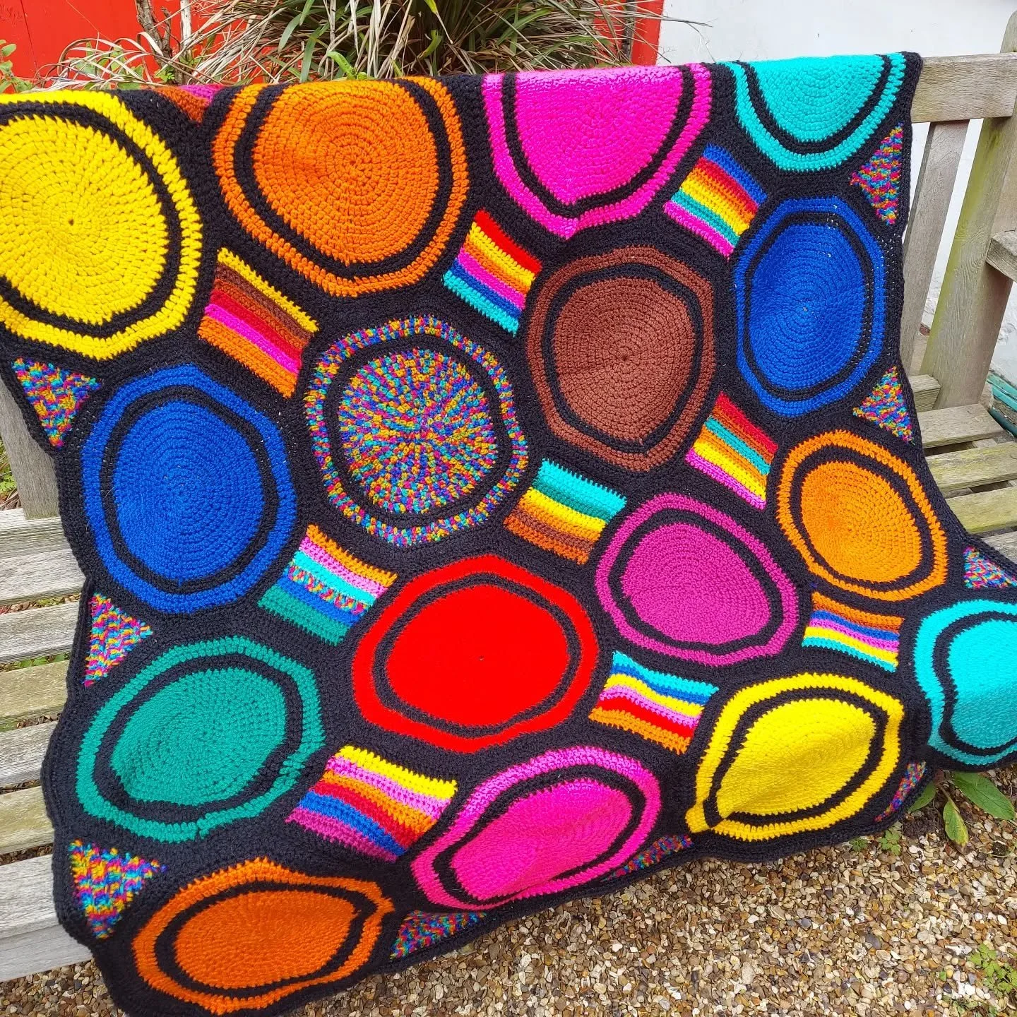 Wow!  Just look at this psychedelic dream of a blanket.  We don't know what Anon has been drinking, but we'd like to try some 🤣🤣. This is an absolutely fabulous blanket.

Thank you, Crocheters and Knitters. This is our Crochet of the Day!

#crochet
