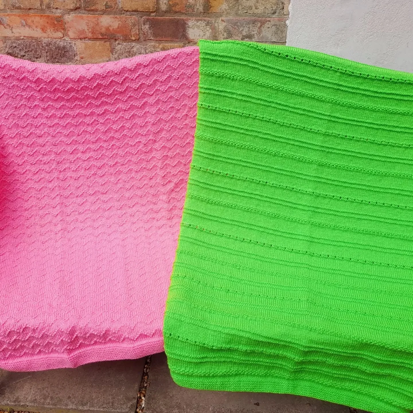 Here are some bright colours for a Sunday morning!  Carole in Spalding has sent us these vibrant blankets, both colourful and with interesting stitch patterns for added interest. 

Thank you, Carole. These are our Knit of the Day!

#knitoftheday #han