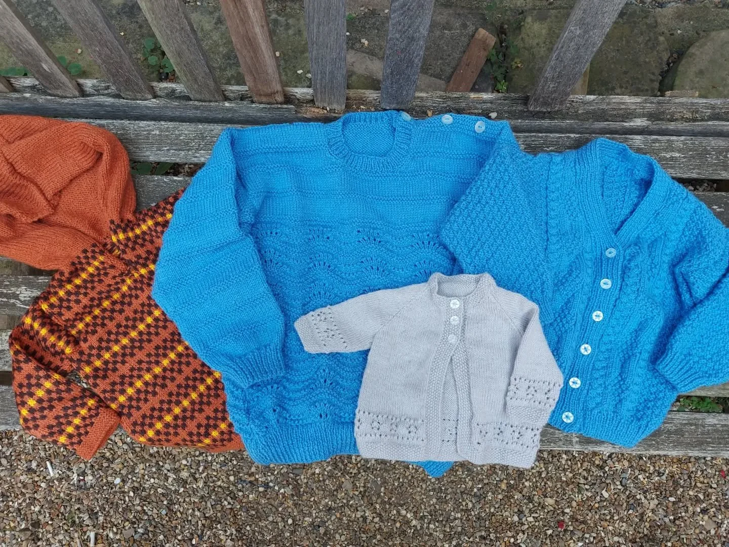Jocelyn in Christchurch sent us a lovely selection of jumpers and cardigans...and a hoodie!  Lots of different textures and some colourwork.  All the things we love.

 Thank you, Jocelyn

These are our Knit of the Day!

#knitoftheday #handknitting #y