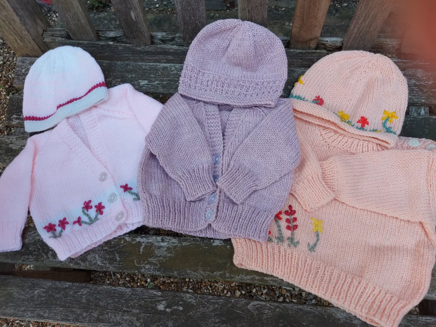 We love the flower embroidery on these jumpers, cardigans and hats. They are small details which really elevate the style quotient!  They were sent to us by Sheila in Cricceith. 

Thank you, Sheila. These are our Knit of the Day!

#knitoftheday #hand