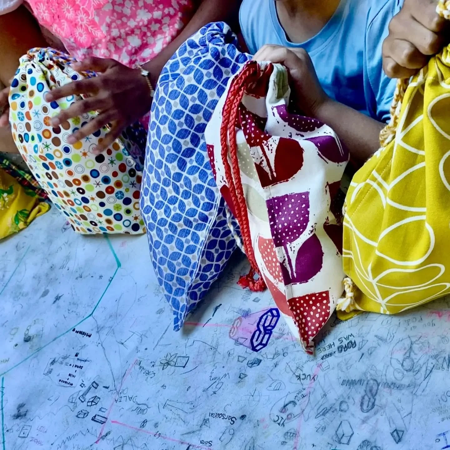 We've received another update from Luisa @luisacotardo and her class at @mbscentre .

'We have completed the second and final session on Wednesday at MBS&rsquo;s.

The girls were super enthusiastic and committed.&nbsp;

They learned how to join knitt