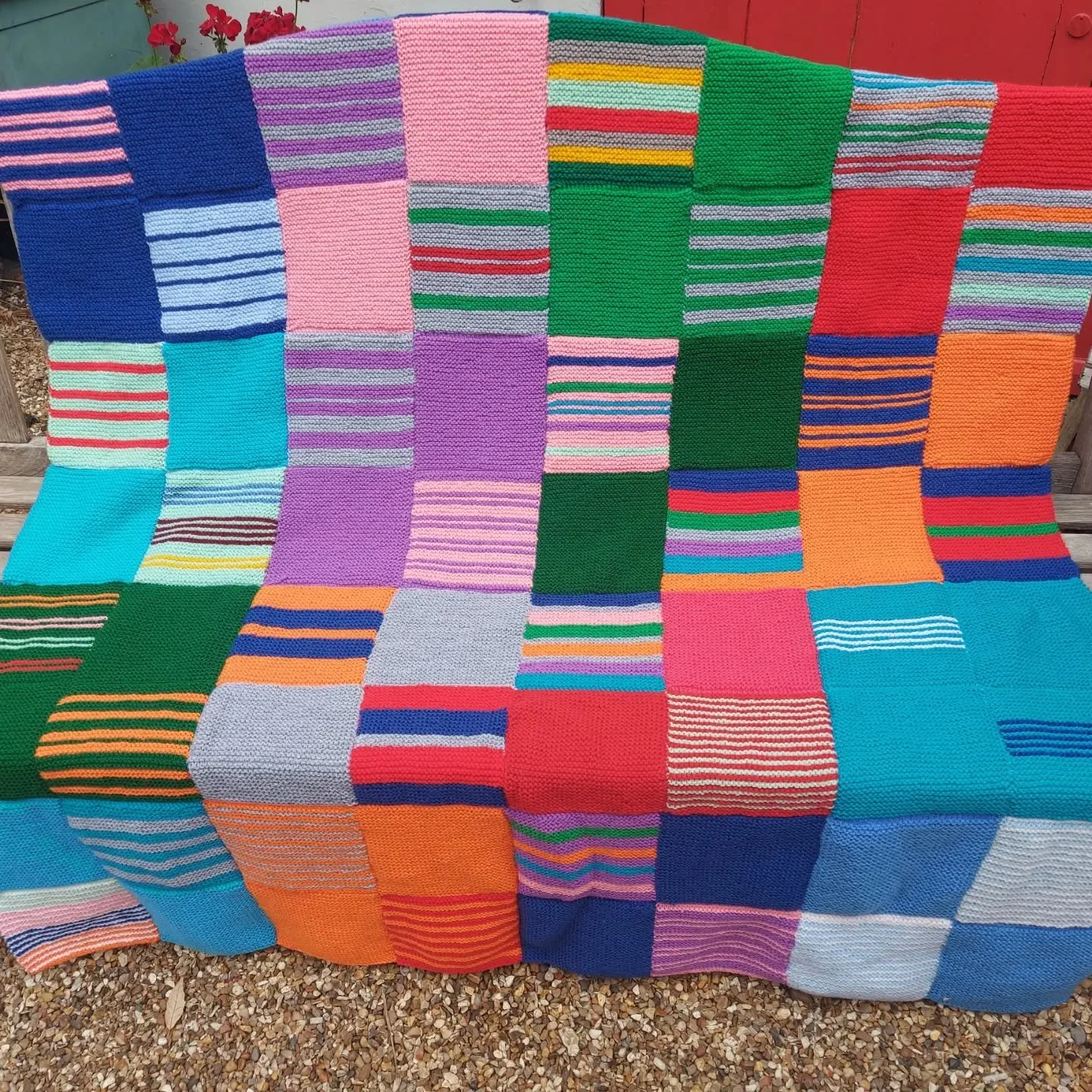 The Knitwits in Didcot sent us this delightful blanket. We love the mix of colours and the way in which the squares have been arranged. It will bring joy wherever it goes. 

Thank you, Knitwits!

This is our Knit of the Day!

#knitoftheday #handknitt