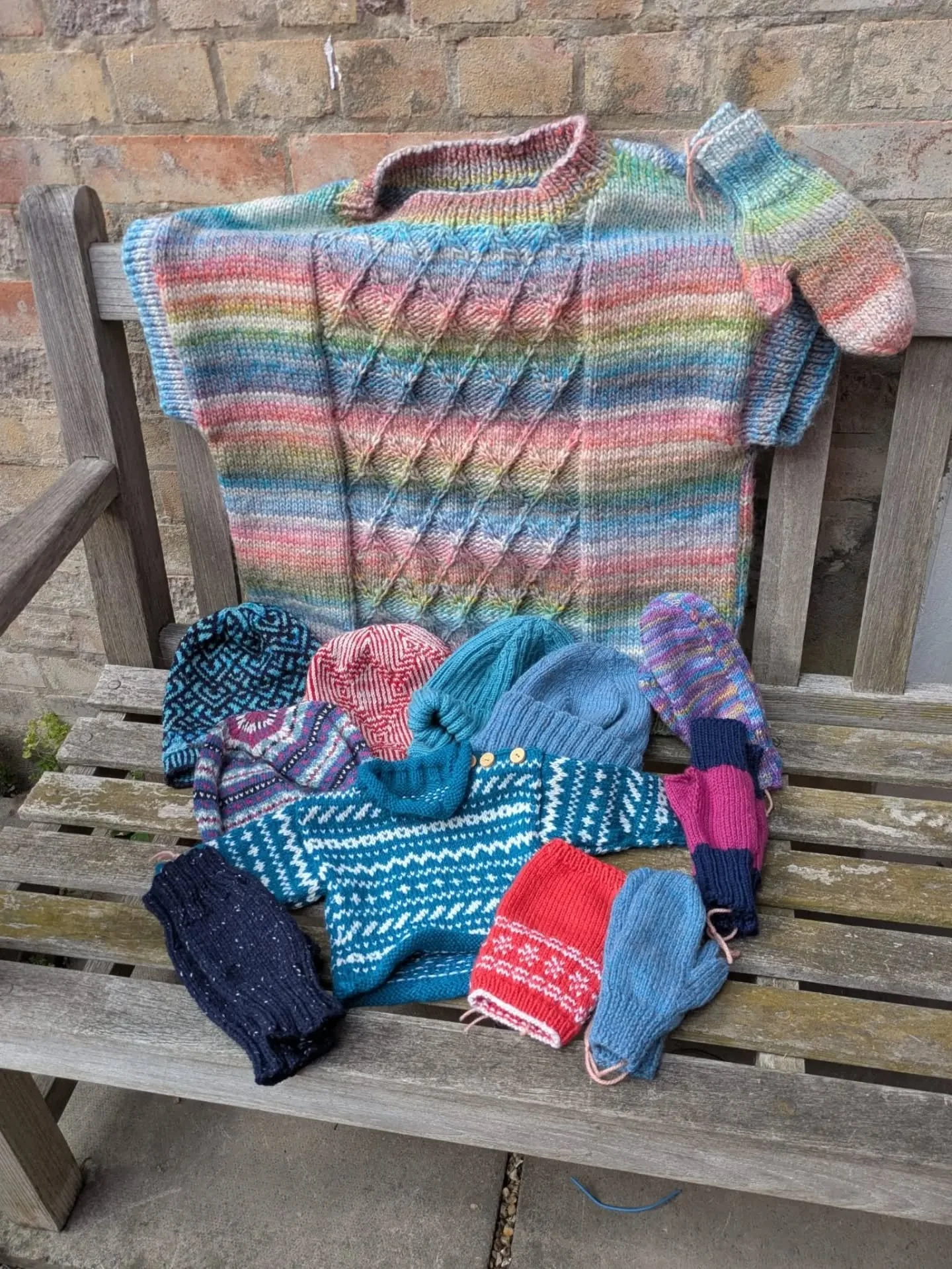 Judy in Burnham on Sea has sent us a wonderfully colouful collection of woollies.  We love the variety of colours and textures, and so admire the skill in the making. 

Thank you, Judy. These are our Knit of the Day!

#knitoftheday #handknittung #kni
